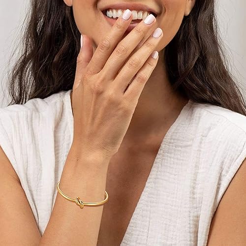 Vista 2 de FOCALOOK Pulseras de cadena de eslabones para mujer, pulseras personalizables, chapadas en oro de 18 quilates, pulsera con dije de bloqueo de cadena