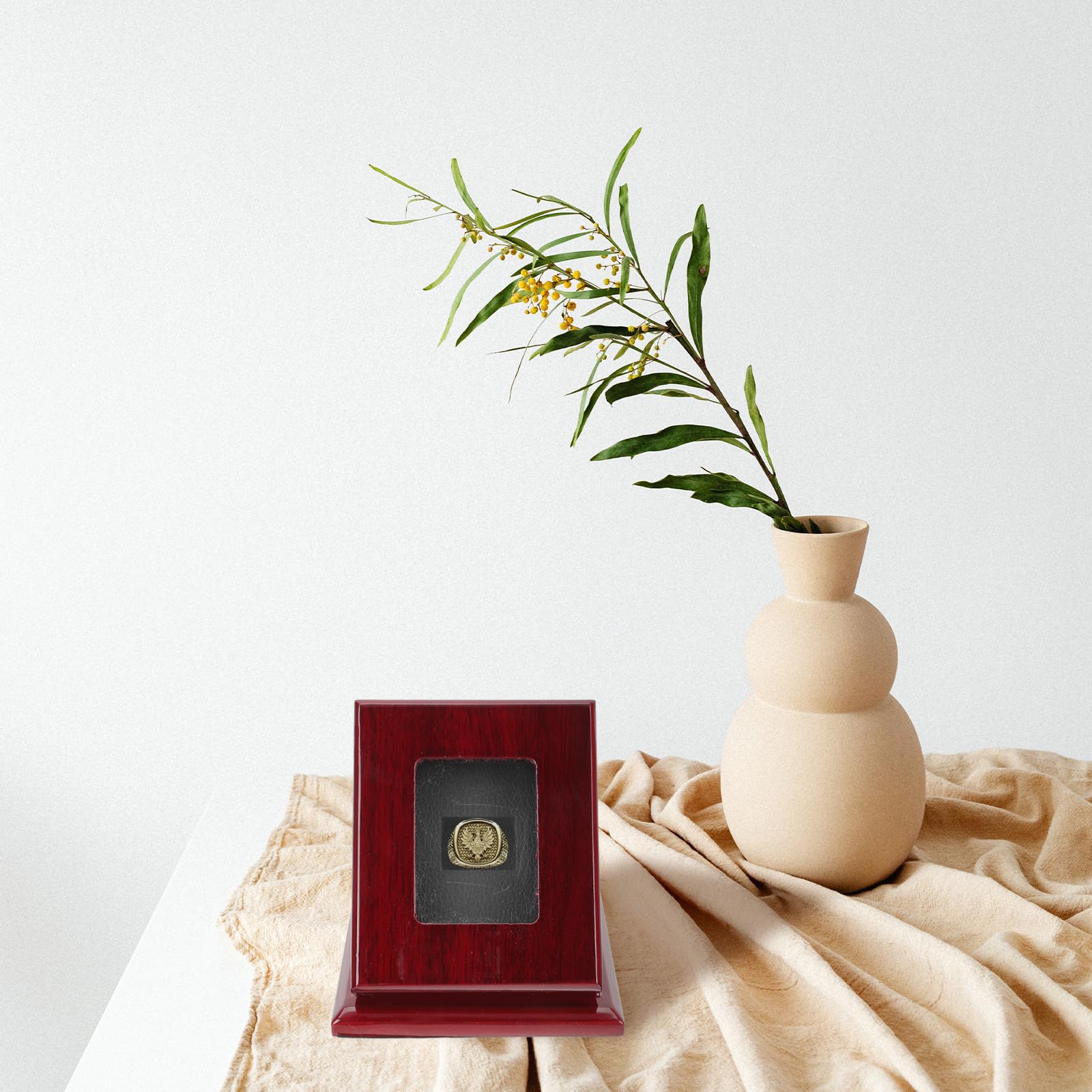 LALAFINA Estuche Decorativo de Madera Sólido y Resistente para Guardar Anillos de Campeonato Diseño Compacto y Elegante para Exhibición