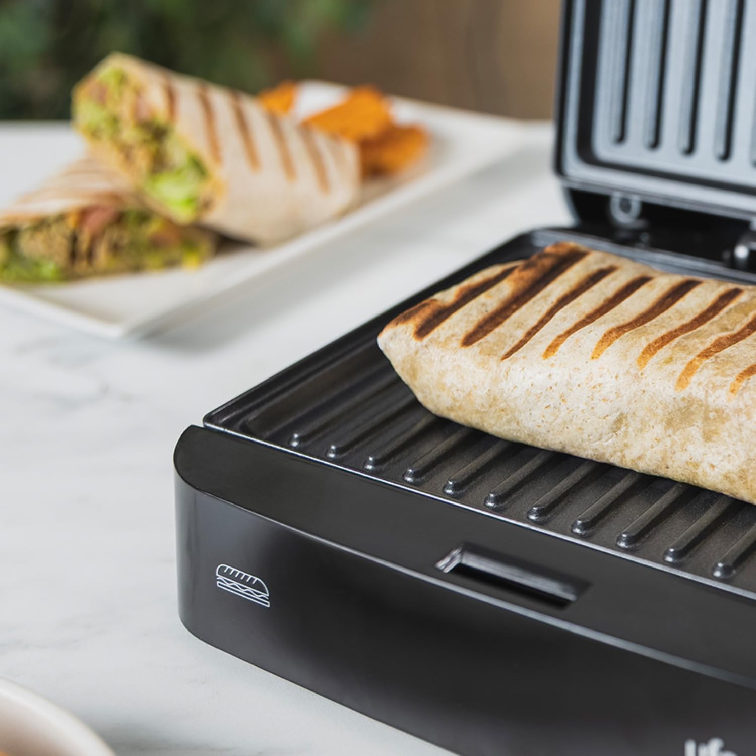 Ufesa Appareil à sandwich Thor Compact 750W, Plaques Grill Antiadhésives, Capacité 2 Paninis, Contrôle Automatique de Température, Rangement Vertical, Sans PFOA, Cuisine Saine, Système Range-Câble