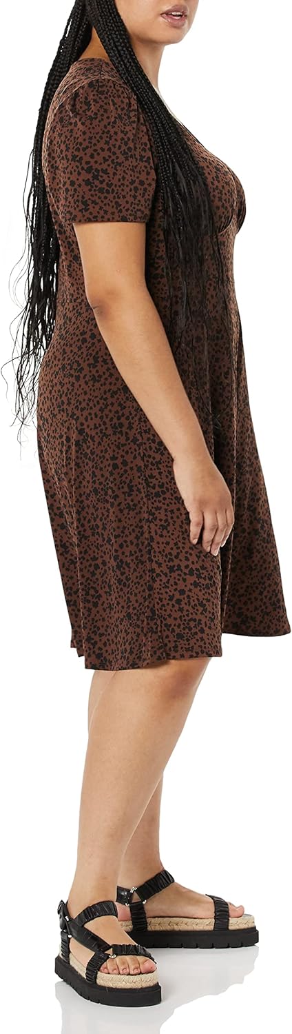 Amazon Essentials Women's Short Sleeve V-Neck Gathered Fit and Flare Dress - Image 3