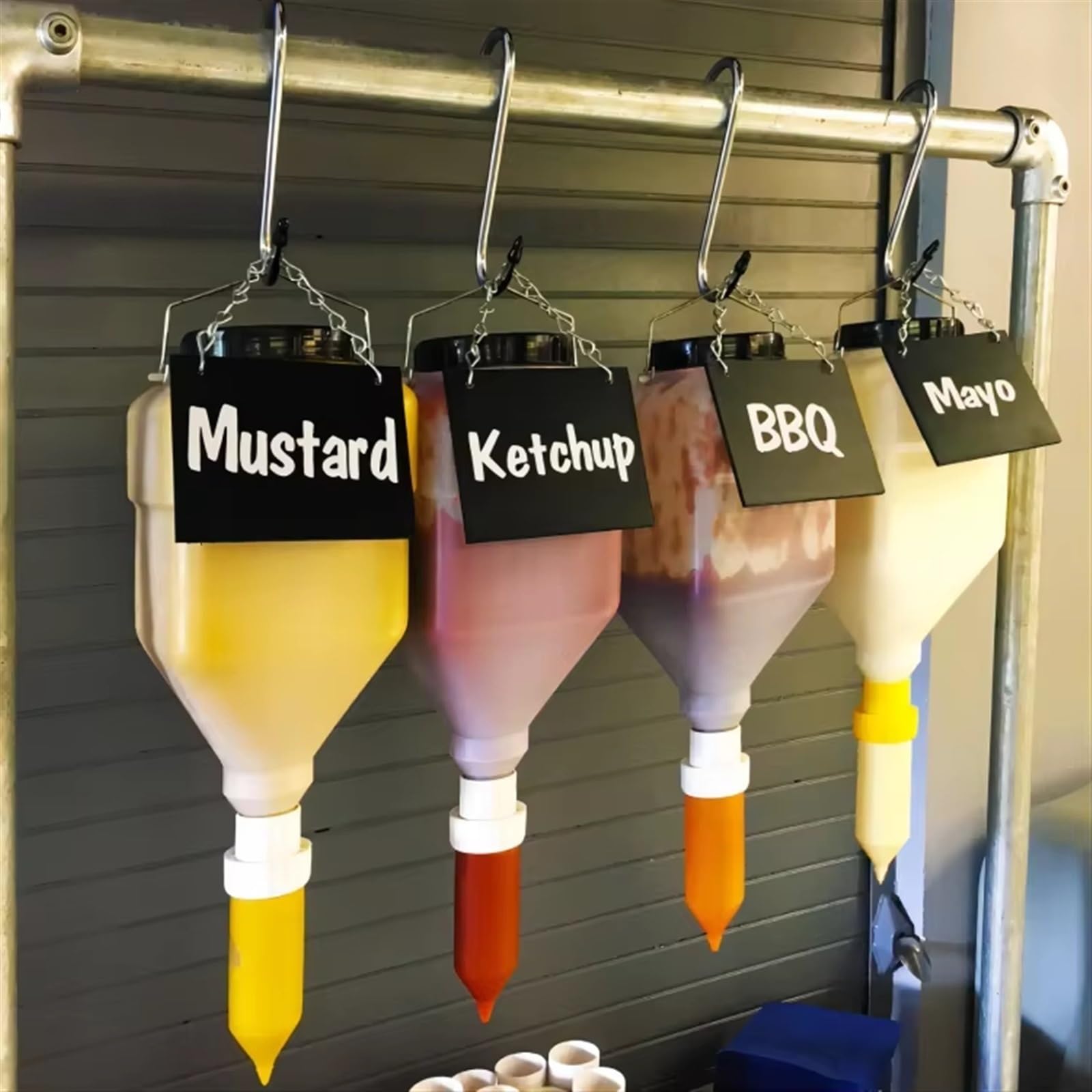 5,5 l komercyjna wisząca wyciskarka do sosu, wiszący dozownik do sosu, napełnialne butelki do wyciskania sosu i przypraw, plastikowa stacja dozująca przyprawy do dozownika sosu do domowej kuchni