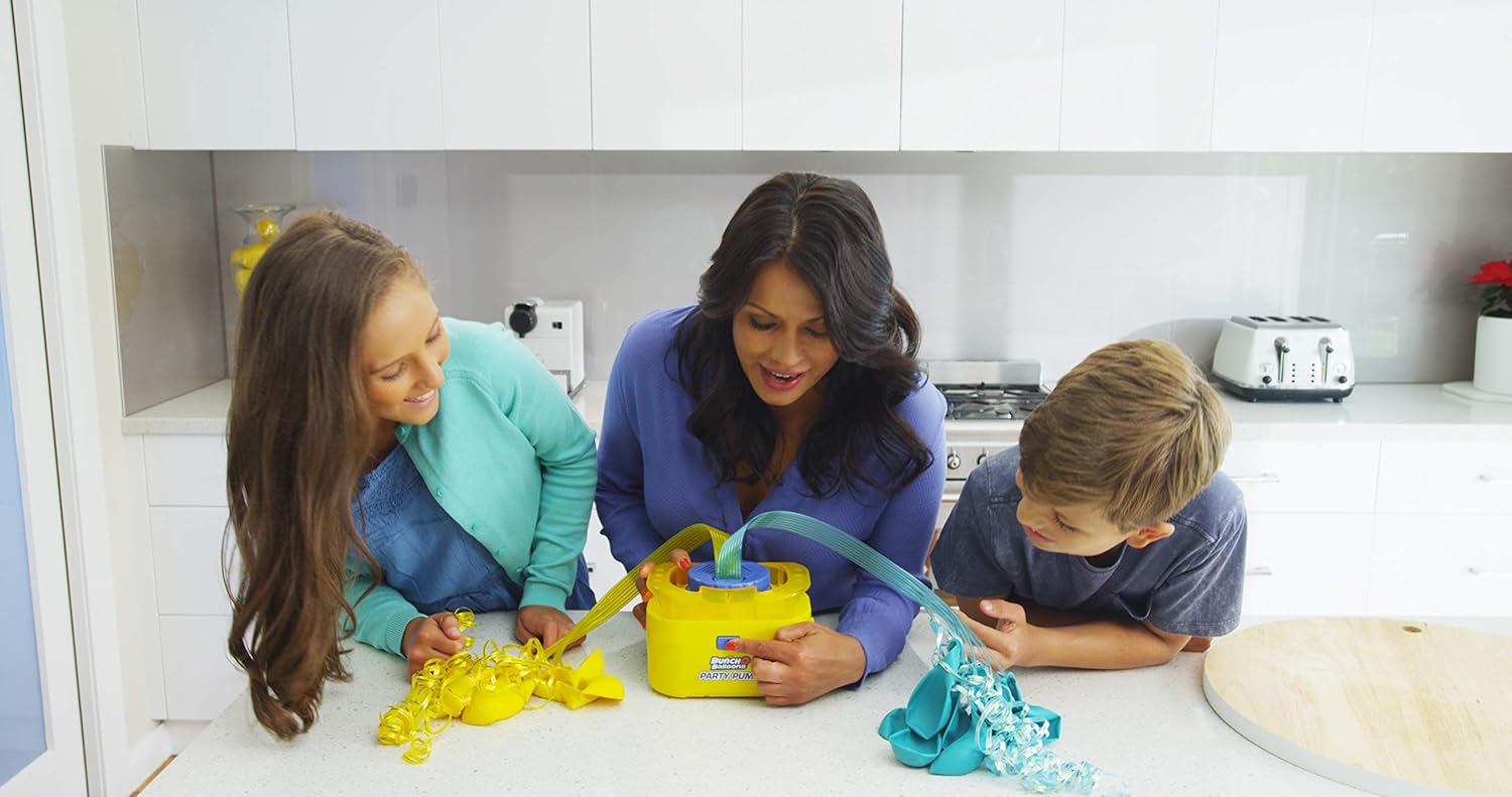 Bunch O Balloons Self Sealing Party Balloons with Portable Electric Air Pump Starter Pack by ZURU 40 Self-Sealing Gold Latex Balloons for Celebrations (Gold) Pump + Gold Bundle image 3 of 5 B07QWNMM8J