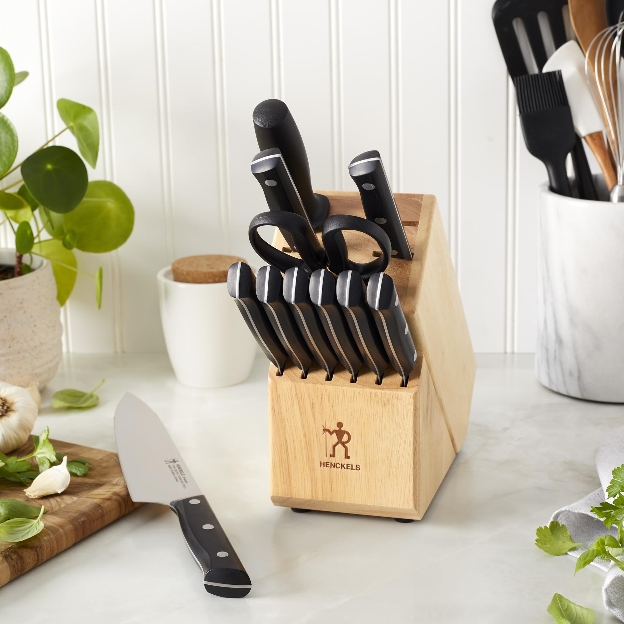 HENCKELS Dynamic Razor-Sharp 12-Piece Knife Set, Chef Knife, Bread Knife, Steak Knife, German Engineered Informed by 100+ Years of Mastery, Natural