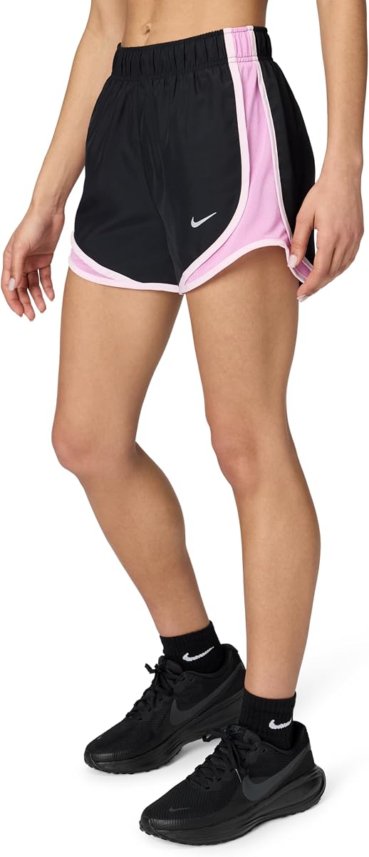 Nike Tempo Dri-FIT pantalones cortos de running con forro corto y talle medio para mujer