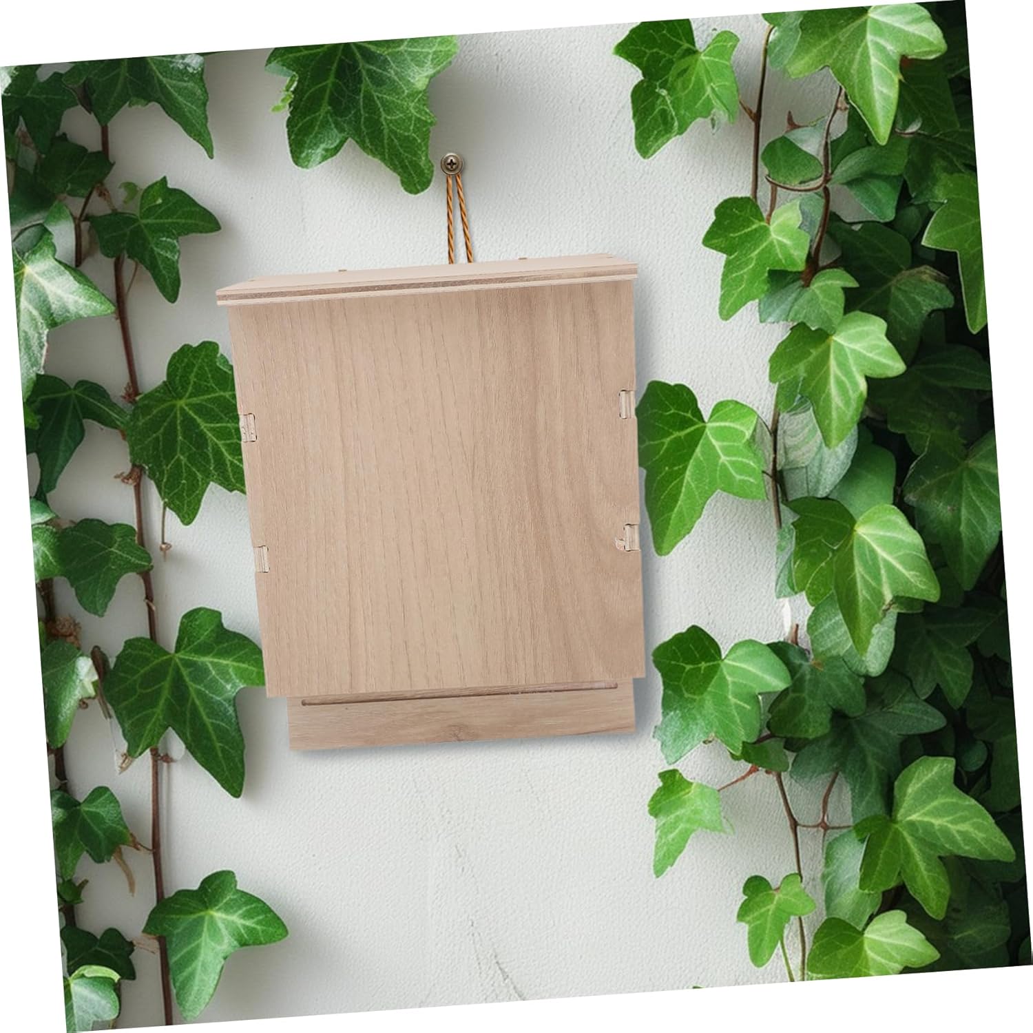 UKCOCO Single Chamber Weatherproof Wooden Bat House for Backyard Secure Outdoor Habitat for Bats Nesting and Hibernation Site Natural Habitat Design