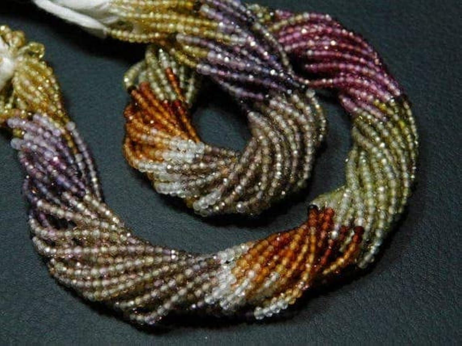Fil de saphir toundra micro cut pour créer des bracelets fins à porter au quotidien