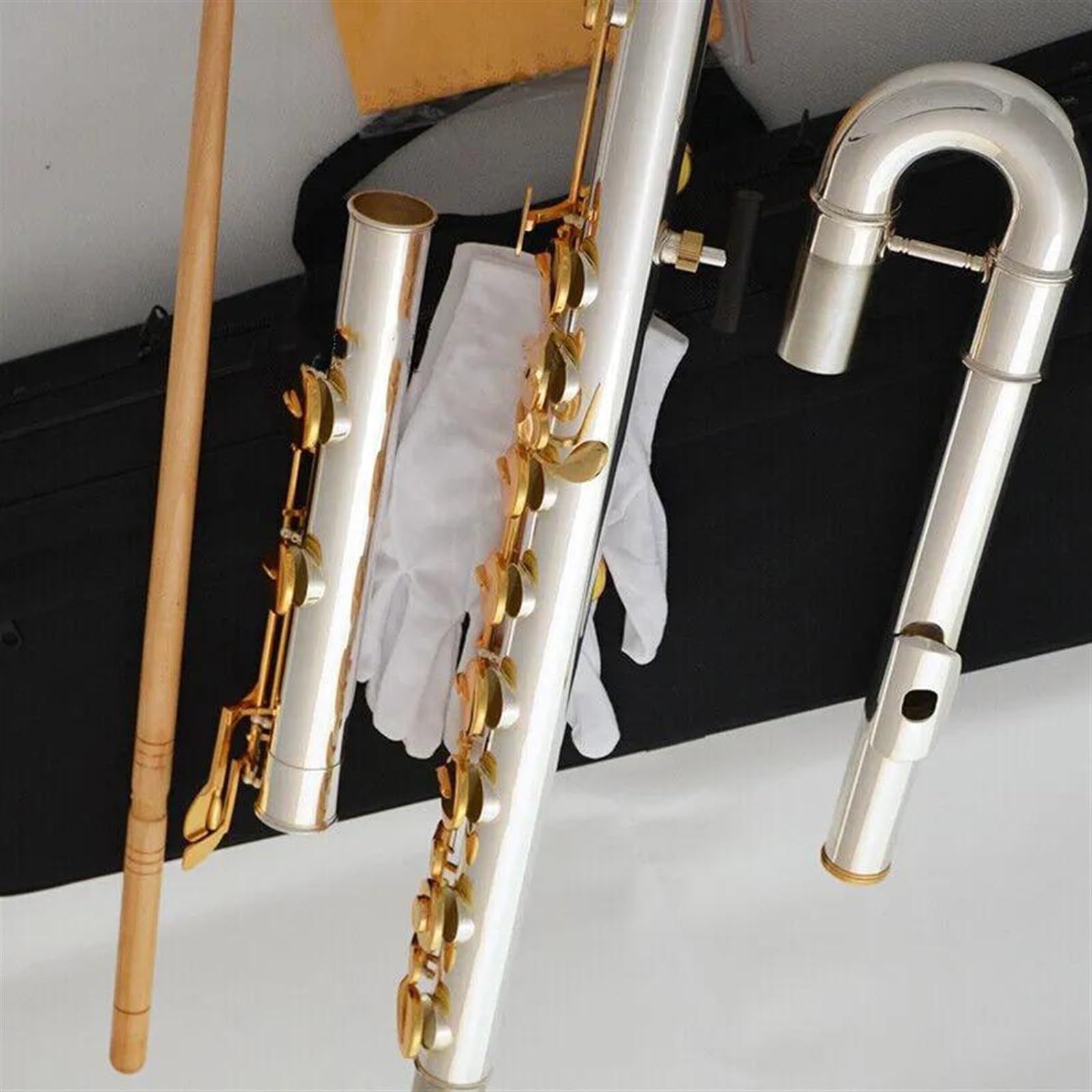 Profesional Flauta Travesera 16 Teclas Con Orificios Cerrados, Flauta De Bajo C Mayor De Gama Alta, Cuerpo Plateado, Llaves Chapadas En Oro Con Caja De Almacenamiento