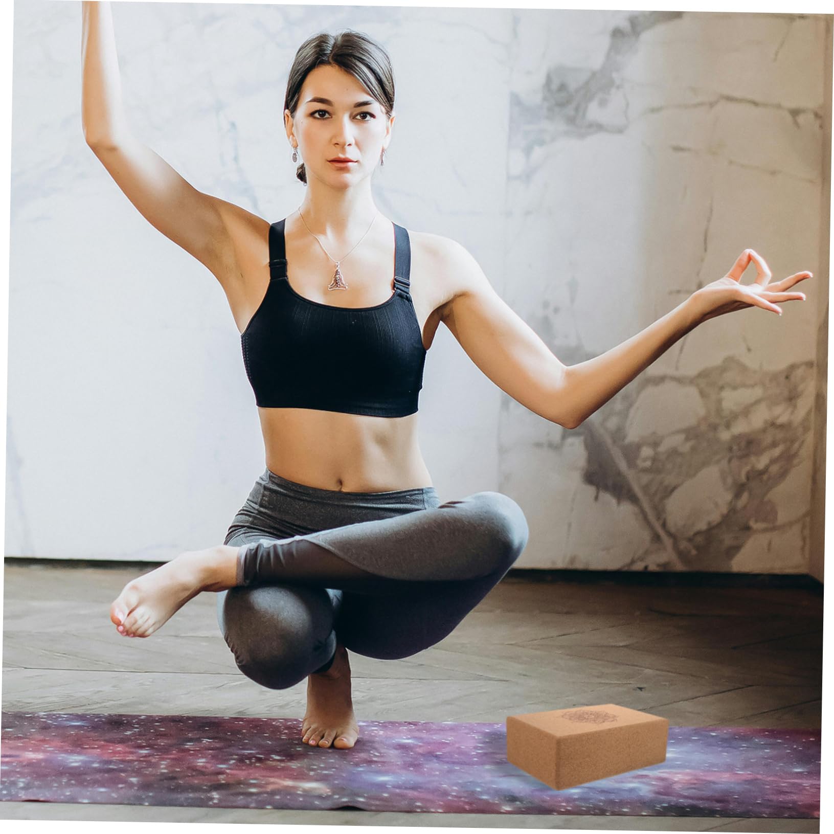 Bloque de Yoga de Corcho de Alta Densidad para Estiramientos | Patrón Mandala, Ladrillo Triangular de Entrenamiento, Apoyo para Relajación Corporal y Práctica de Danza