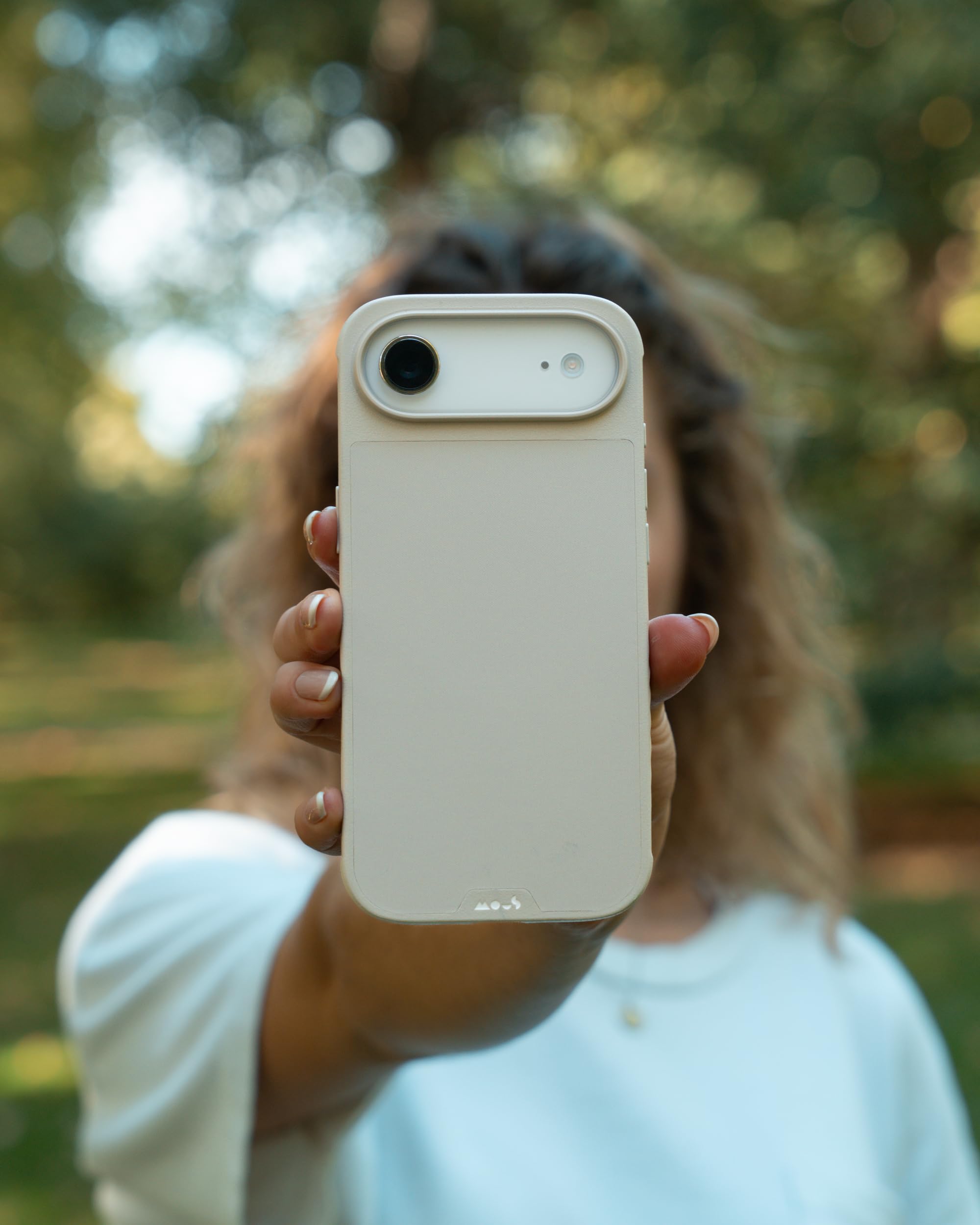 Mous Etui na telefon 6,6-calowe etui MagSafe kompatybilne - Limitless 6.0 - Piaskowy - Odporny na wstrząsy futerał ochronny
