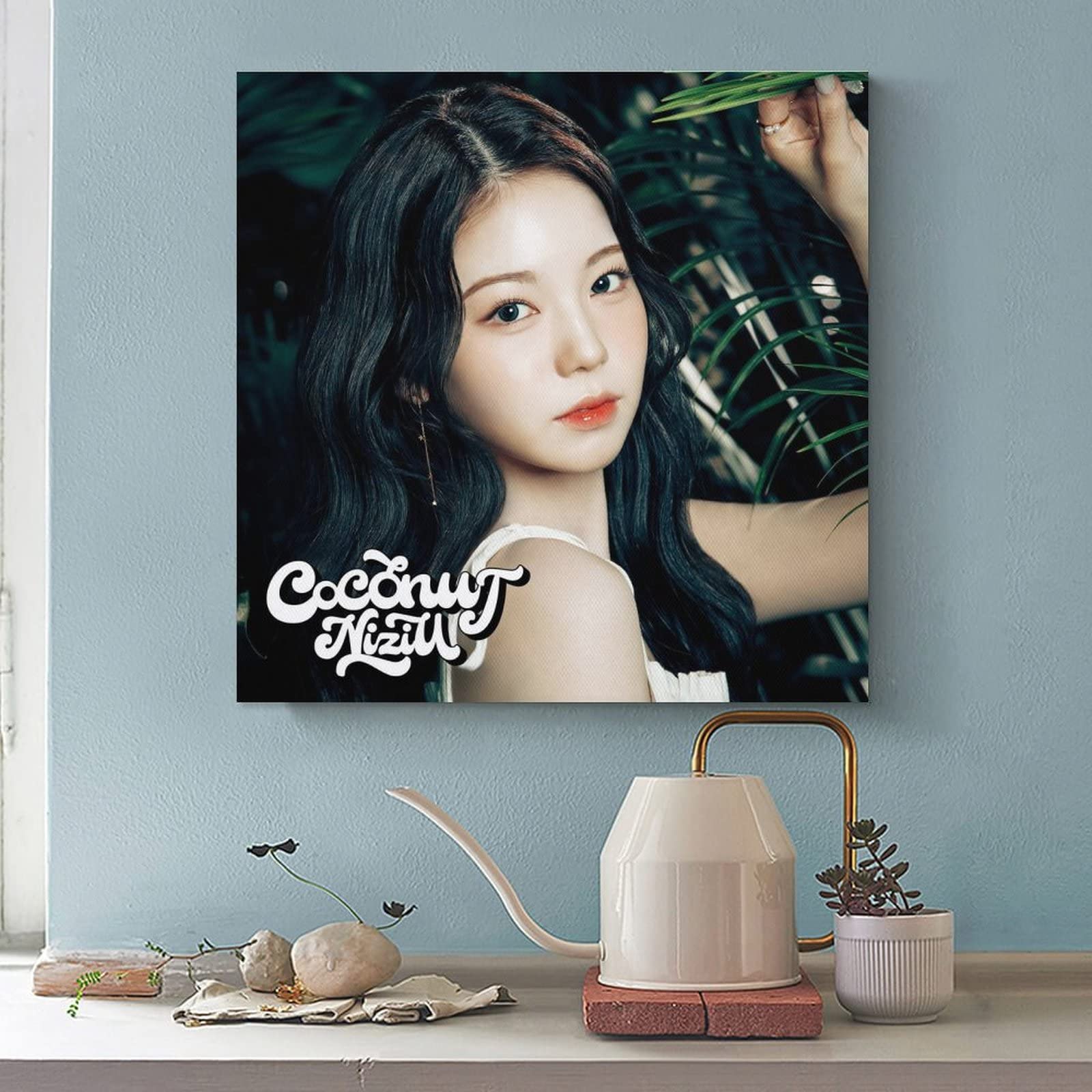 【期間限定！大特価】  NiziU アヤカ　コーセー　ポスター Amazon.co.jp: AYAKA アヤカ NiziU ニジュー COCONUT Jacketキャンバス