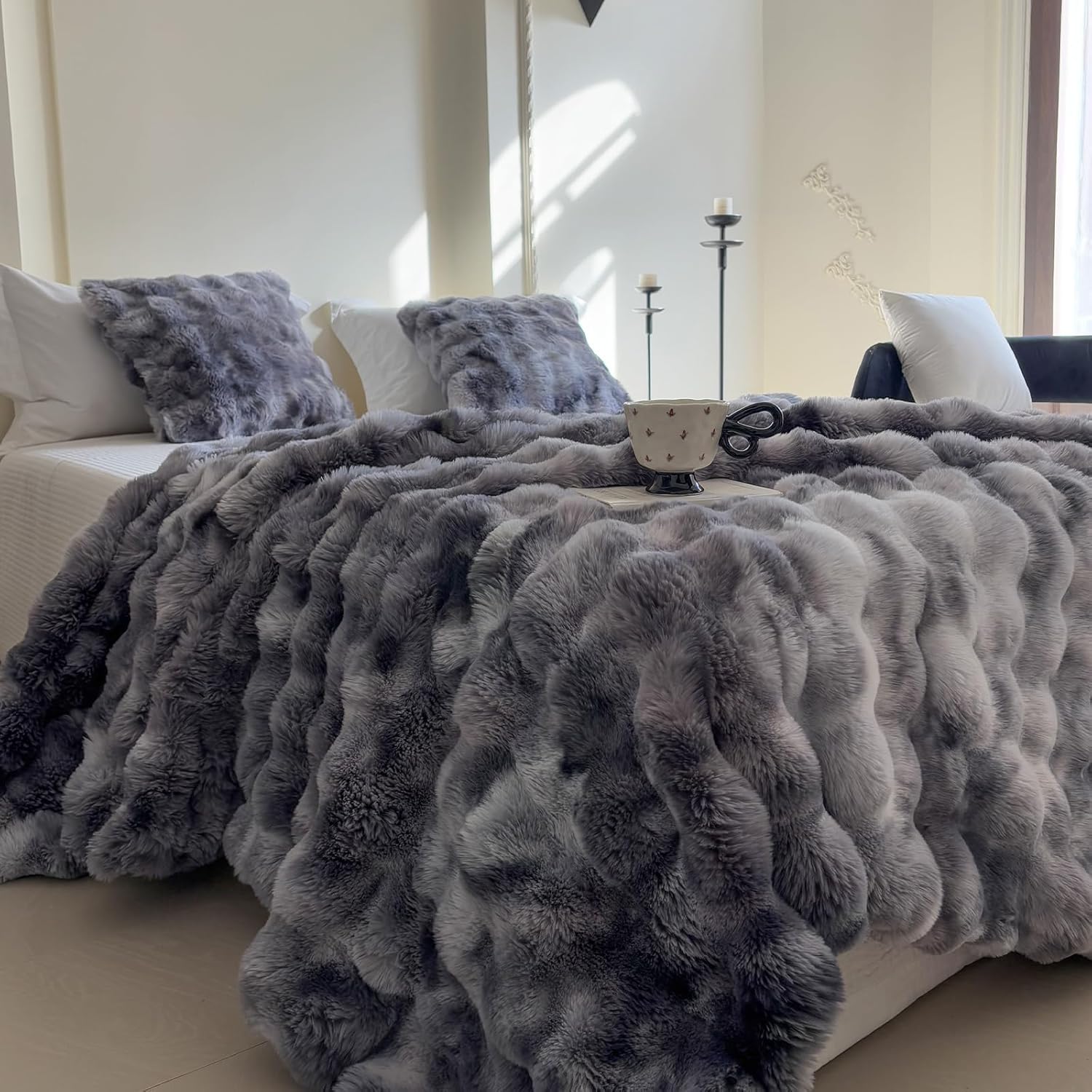 Bunny Blanket for Women, Faux Rabbit Fur Throw Blanket, Fluffy Warm Plush Thick Bubble Blanket for Bed Sofa Living Room Couch, Soft Cozy Furry Blankets (Silver Gray,140x200cm(55x79inch))