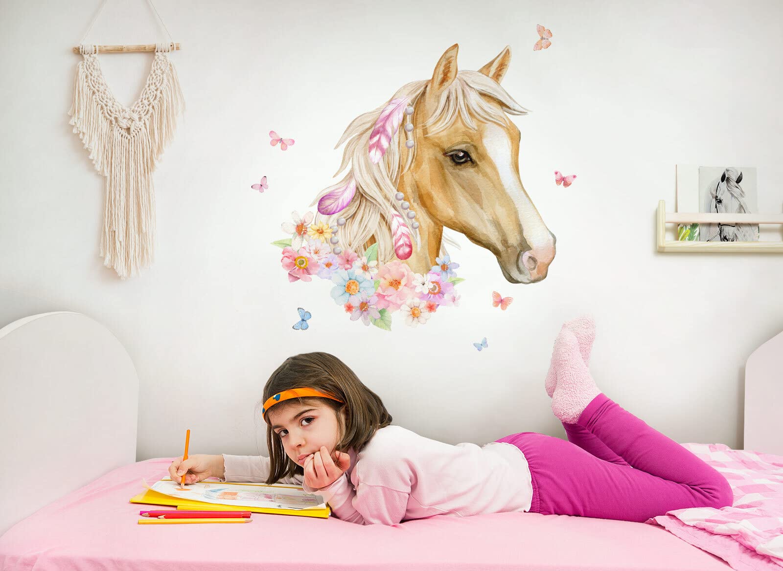 Graz Design DK1049-4 - Adesivo da parete con testa di cavallo e farfalle