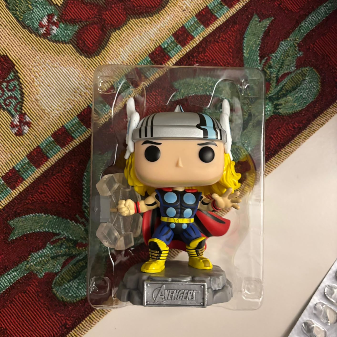 Thor Fo Funko Pop! Marvel: A60 - Comic Thor with Pin - Marvel Comics - Amazon ...