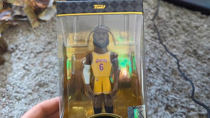 Funko POP NBA Lakers 10” Lebron James Yellow Jersey Vinyl Figure #97  889698510172