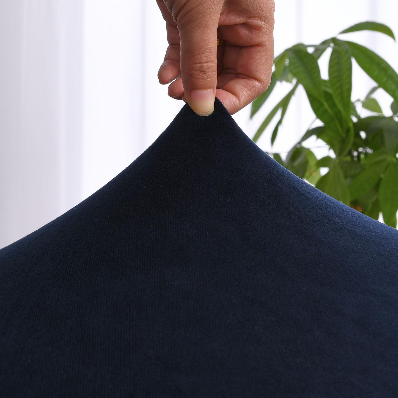 Generico Velvet Coprisedia Con Curve, Armless Elasticizzato Copri Sedie Mid-Century Modern per sala da pranzo e banchetti Bianco confezione da 4