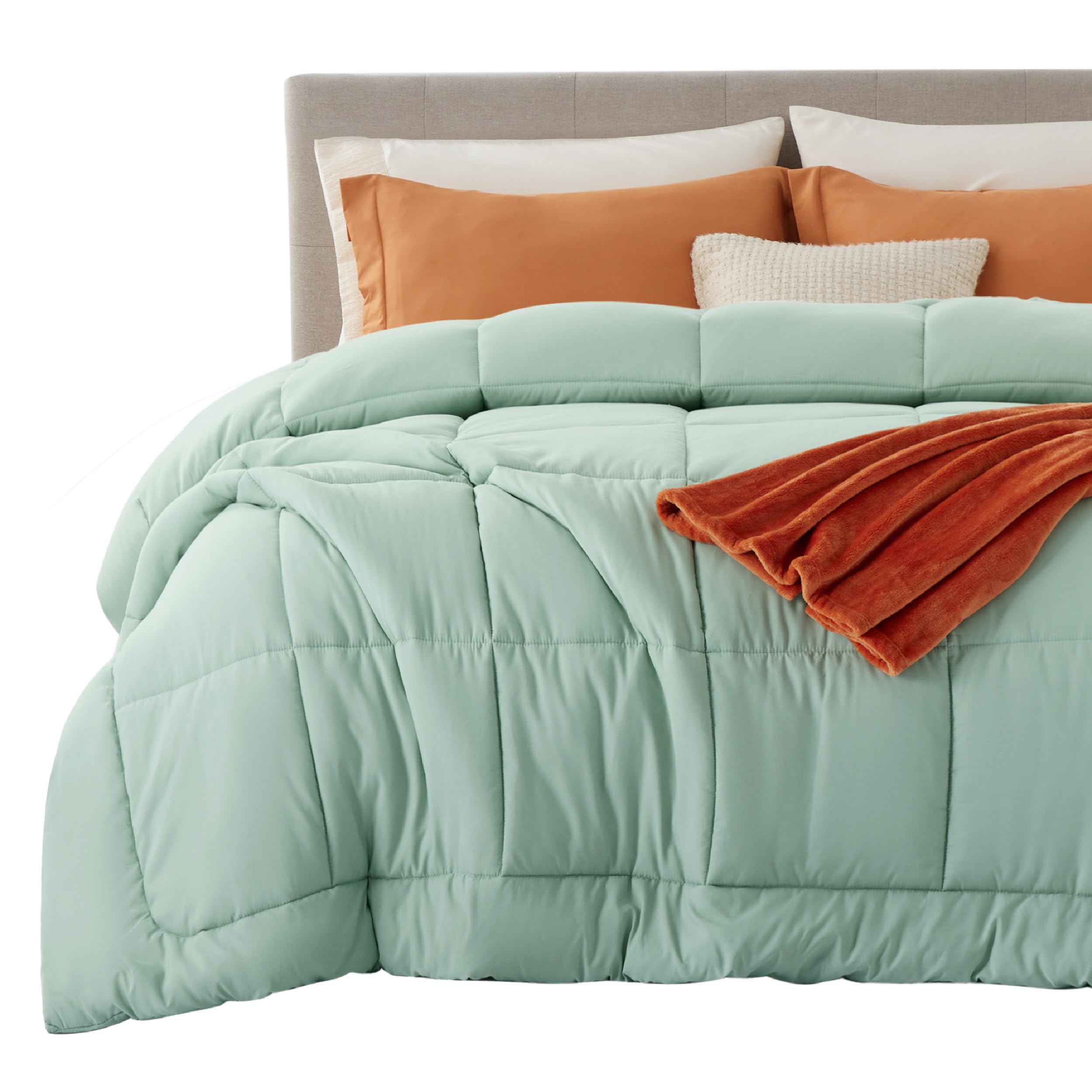 Bedsure Comforter Duvet Insert - Quilted Comforters King Size, All Season Duvet, GentleSoft Down Alternative Bedding, with 8 Tabs, Gifts for Women/Men, Sage Green, King 90 x 102 Inches