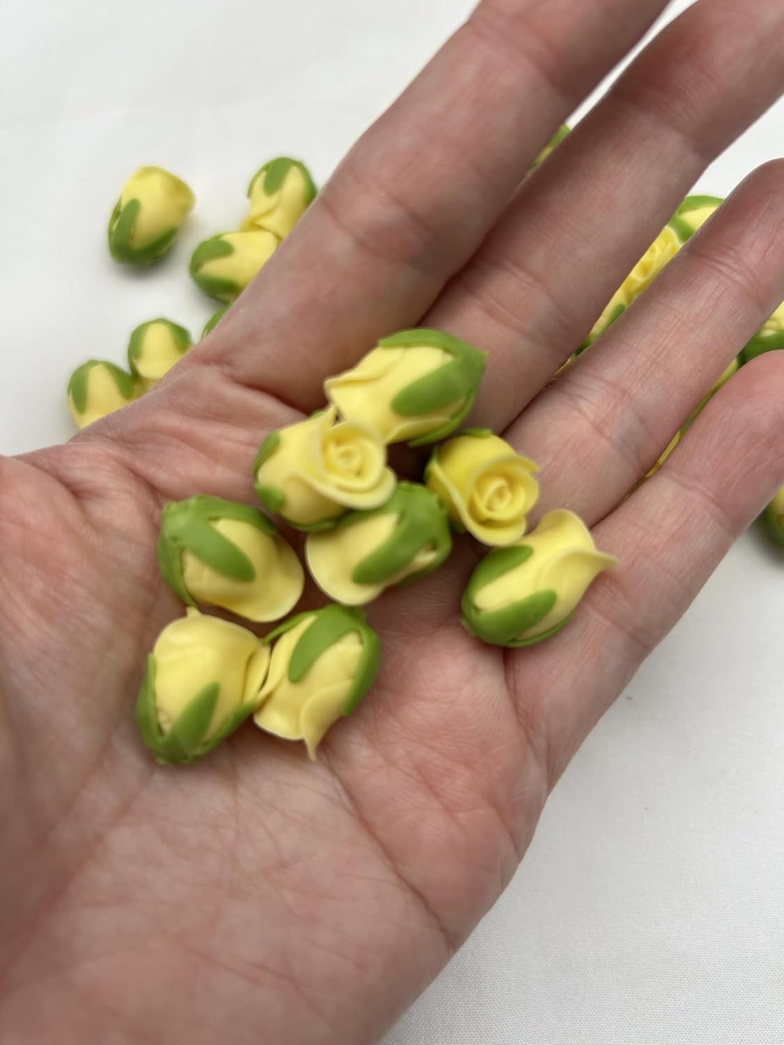50 PCS Medium Clay Rose Flower Beads for Jewelry Making, Garland, DIY, Craft Supplies (Yellow)