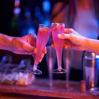 MATANA Prémium Műanyag Pezsgőspohár Szett Arany Csillámmal - 48 db, 133 ml, Mosogatógépben Mosható, Esküvőkre, Partikra 4