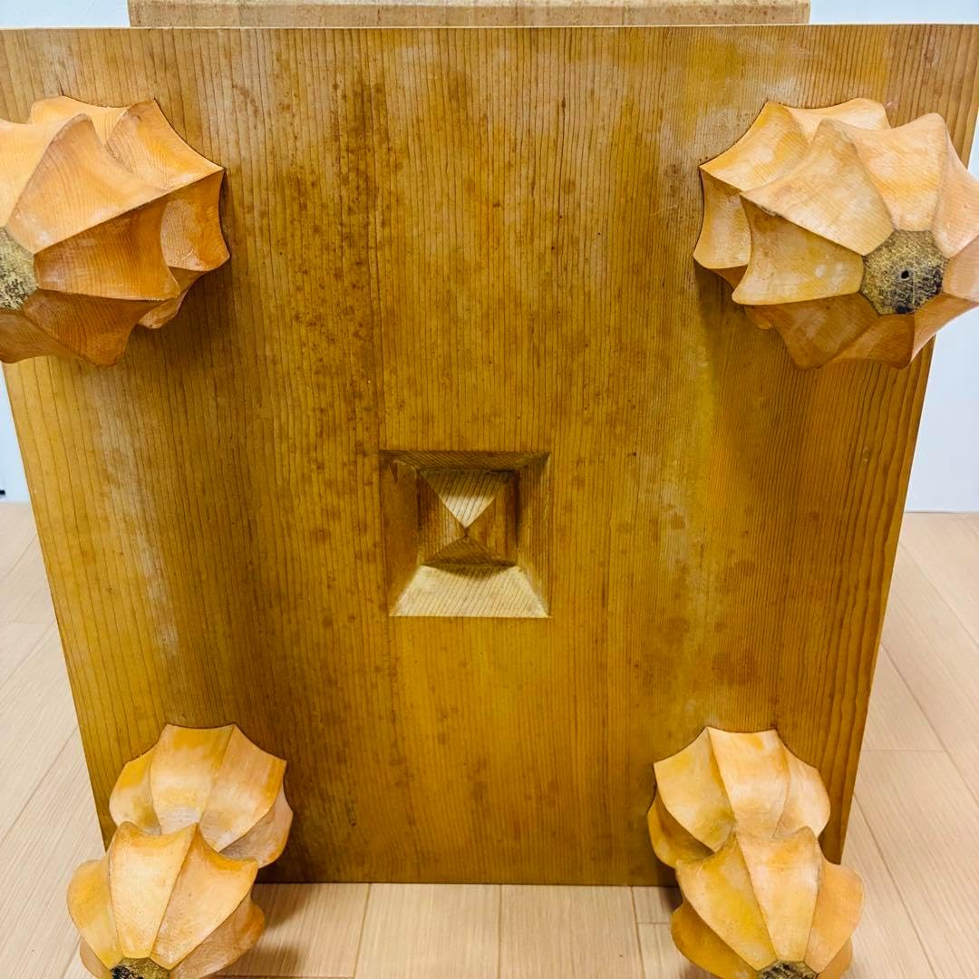 状態良好囲碁盤 本榧 天地柾目 5寸8分 脚付き ヘソ有