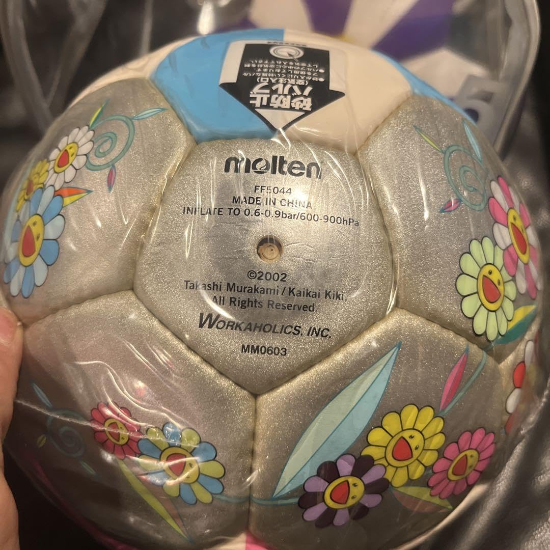 村上隆molten サッカーボール