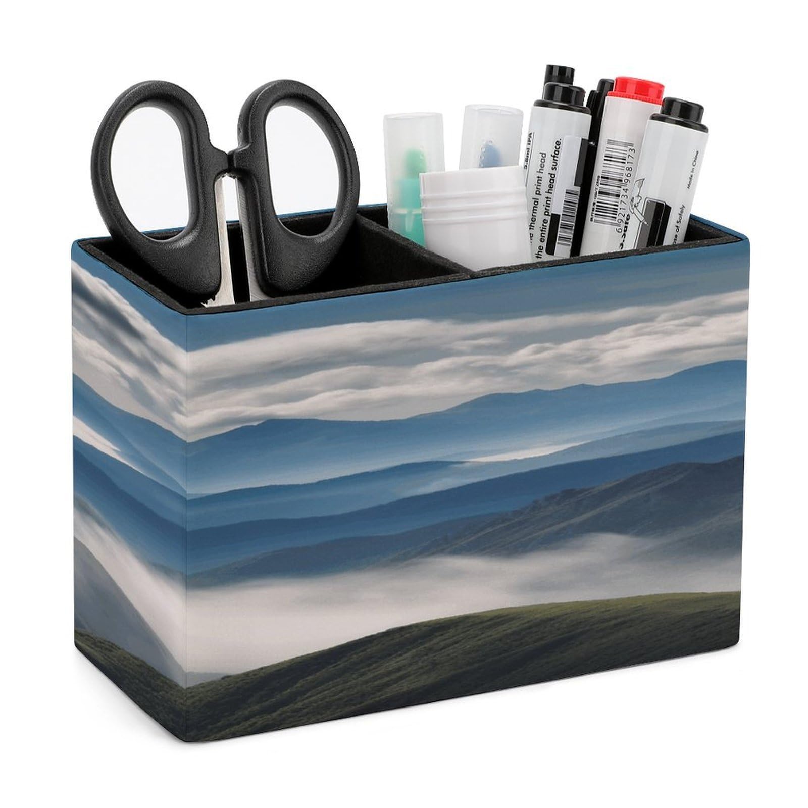 Pinceaux de maquillage et stylos bien rangés grâce au porte-stylos en cuir style paysage