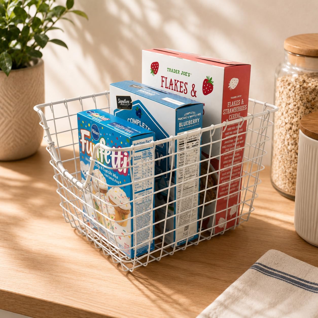 OGGI Wire Storage Basket Large (10" x 13" x 8"), White, Kitchen, Pantry & Home Organization image 3