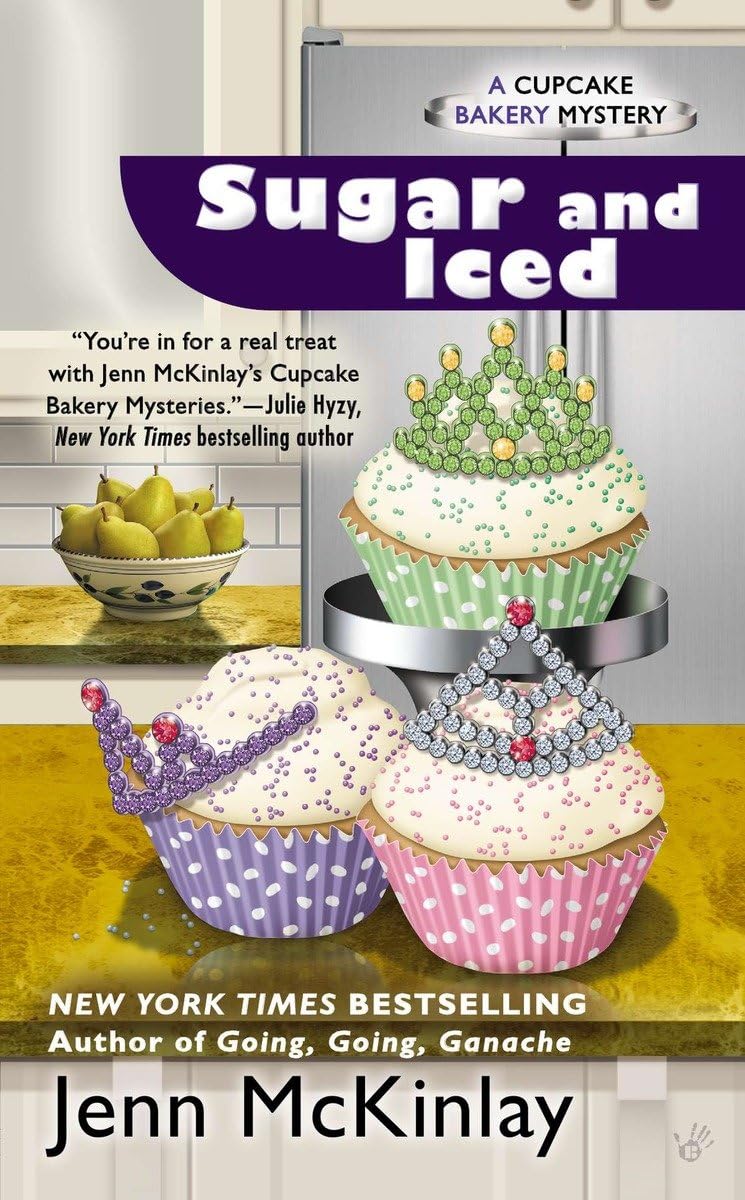 Sugar and Iced (Cupcake Bakery Mystery) 9780425258927