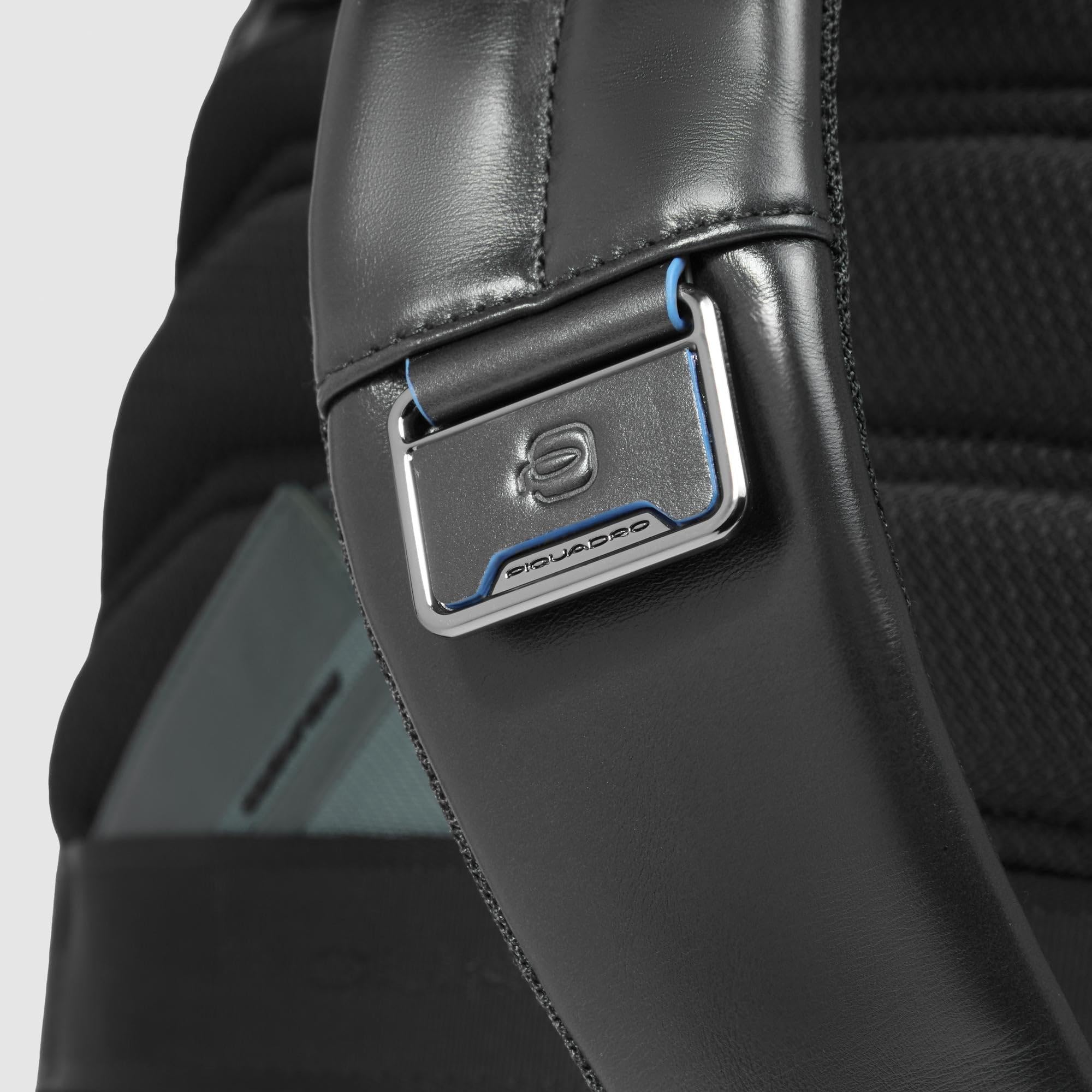 PIQUADRO Zaino uomo personalizzabile porta pc 14" | Aggancio per Trolley, Spallacci imbottiti, Vani organizzati, Elegante e Professionale, Ufficio, Uso quotidiano