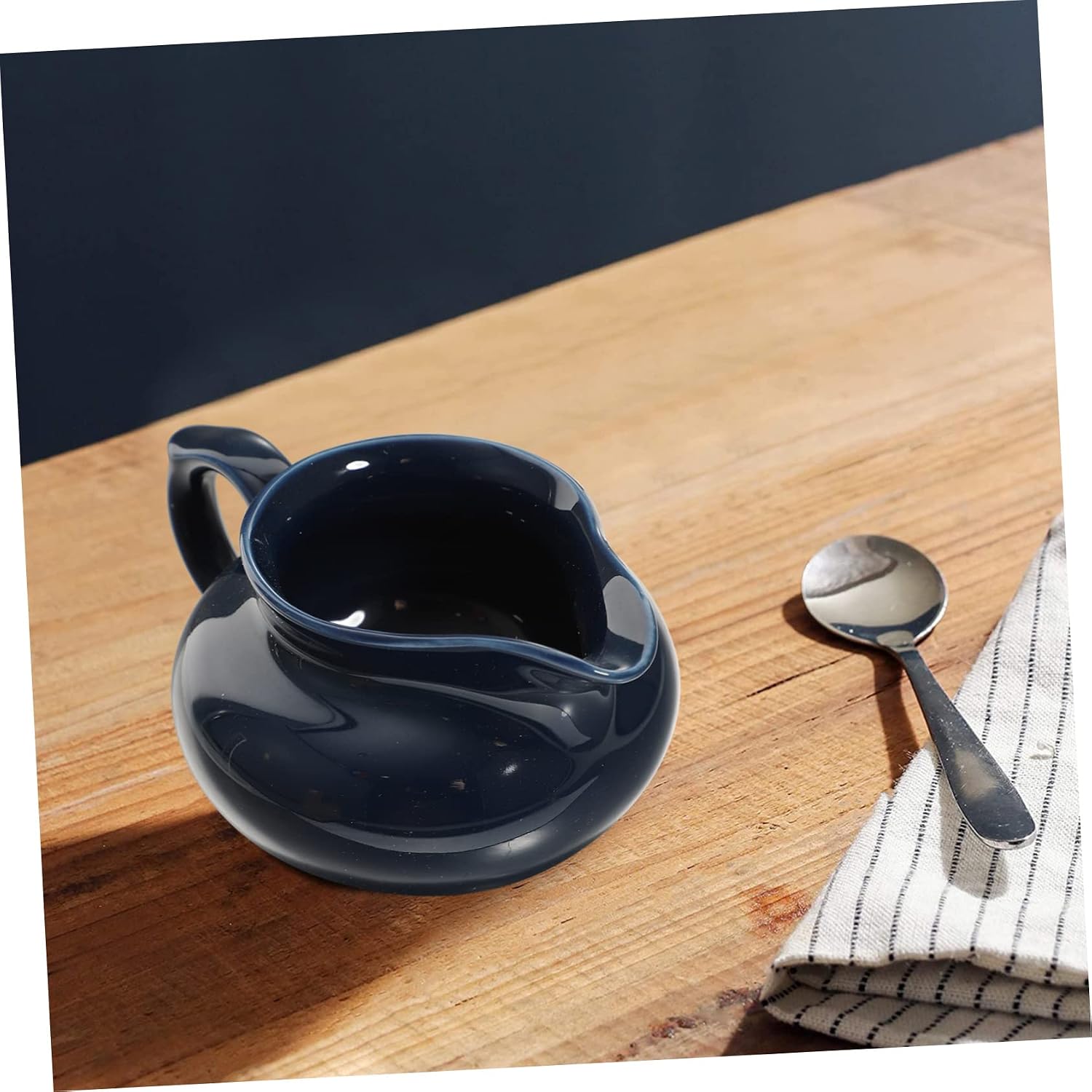 GARVALON Ceramic Gravy Boat for Sauces Lightweight Multi-function Sauce Cup Gradient Blue for Condiments Like Mustard and Vinegar for Family Meals and Outdoor Dining