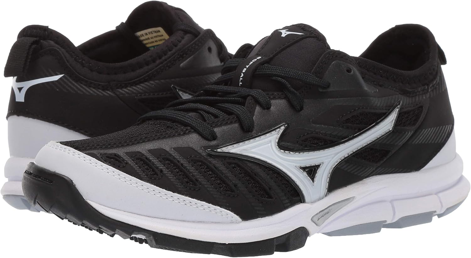 Mizuno women's players training shoe Clearance