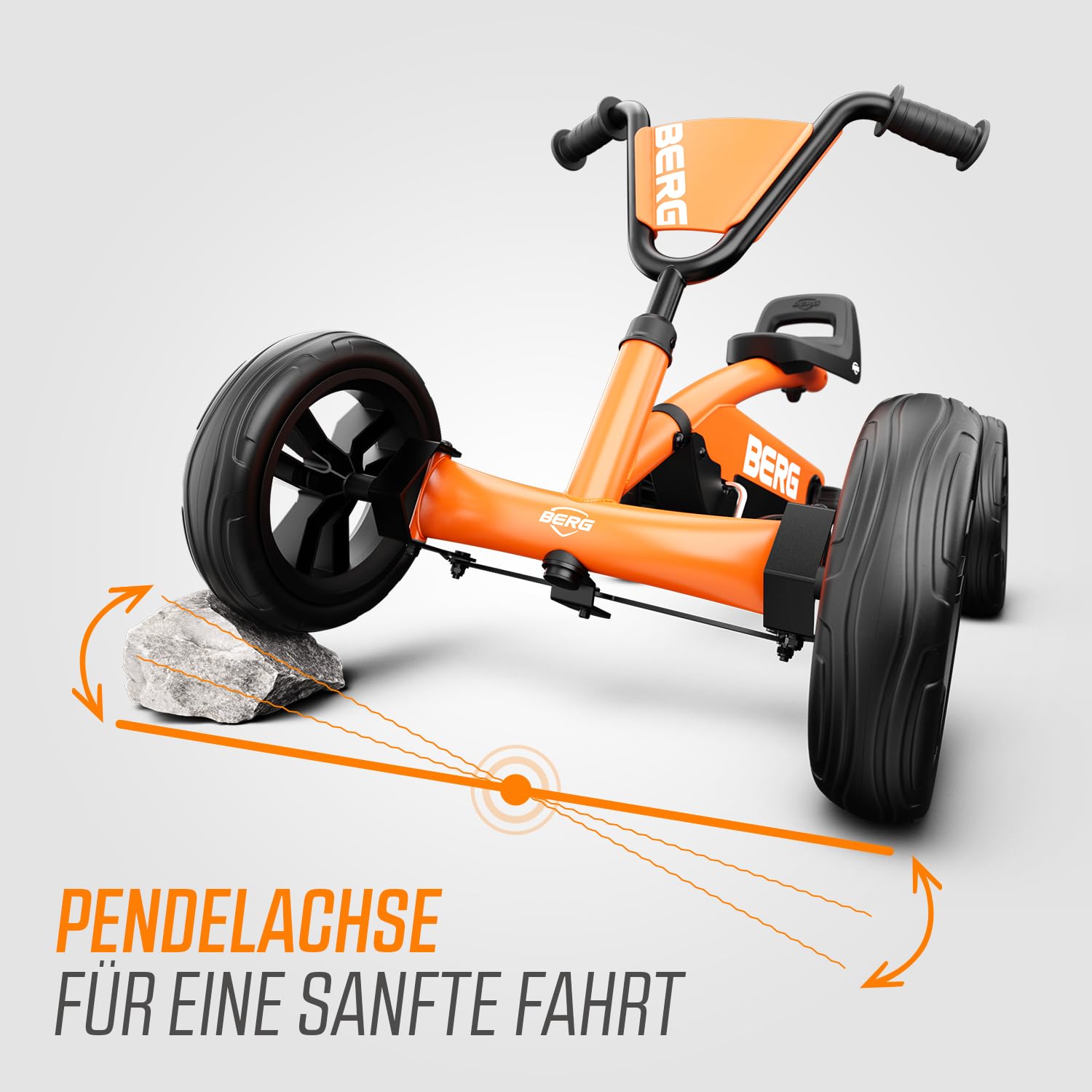 BERG Buzzy Kinder Go-Kart ab 2 Jahren, Tretfahrzeug Kettcar für Kleinkinder, Stabiles Kindergokart mit Flüsterreifen, Verstellbarer Sitz & Lenkrad (Orange)