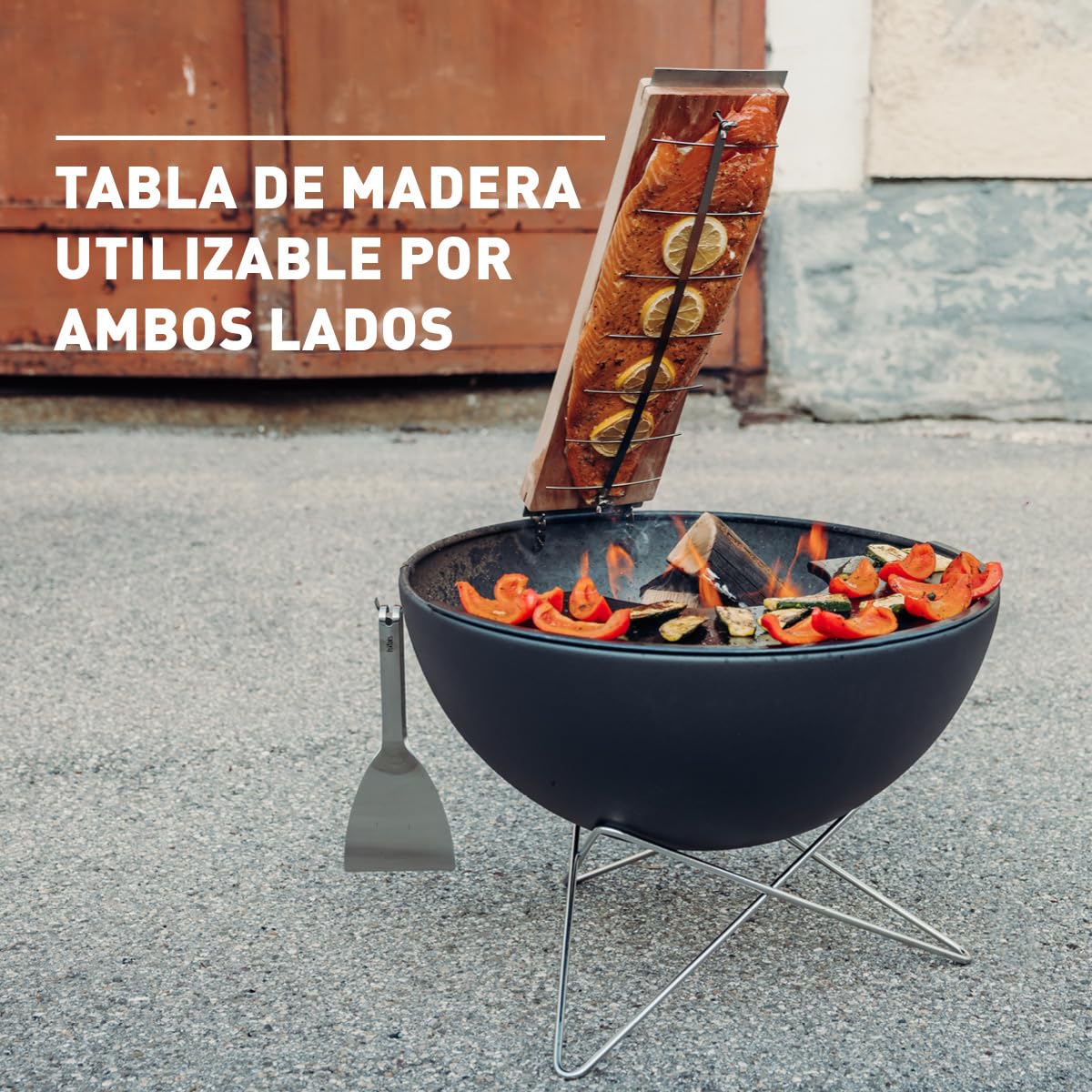 höfats - Tabla de salmón flameado con soporte de acero inoxidable - Tabla para ahumar salmón flameado de haya - Ajustable para controlar la temperatura - Extra largo: 55 cm - 4 posiciones reversibles