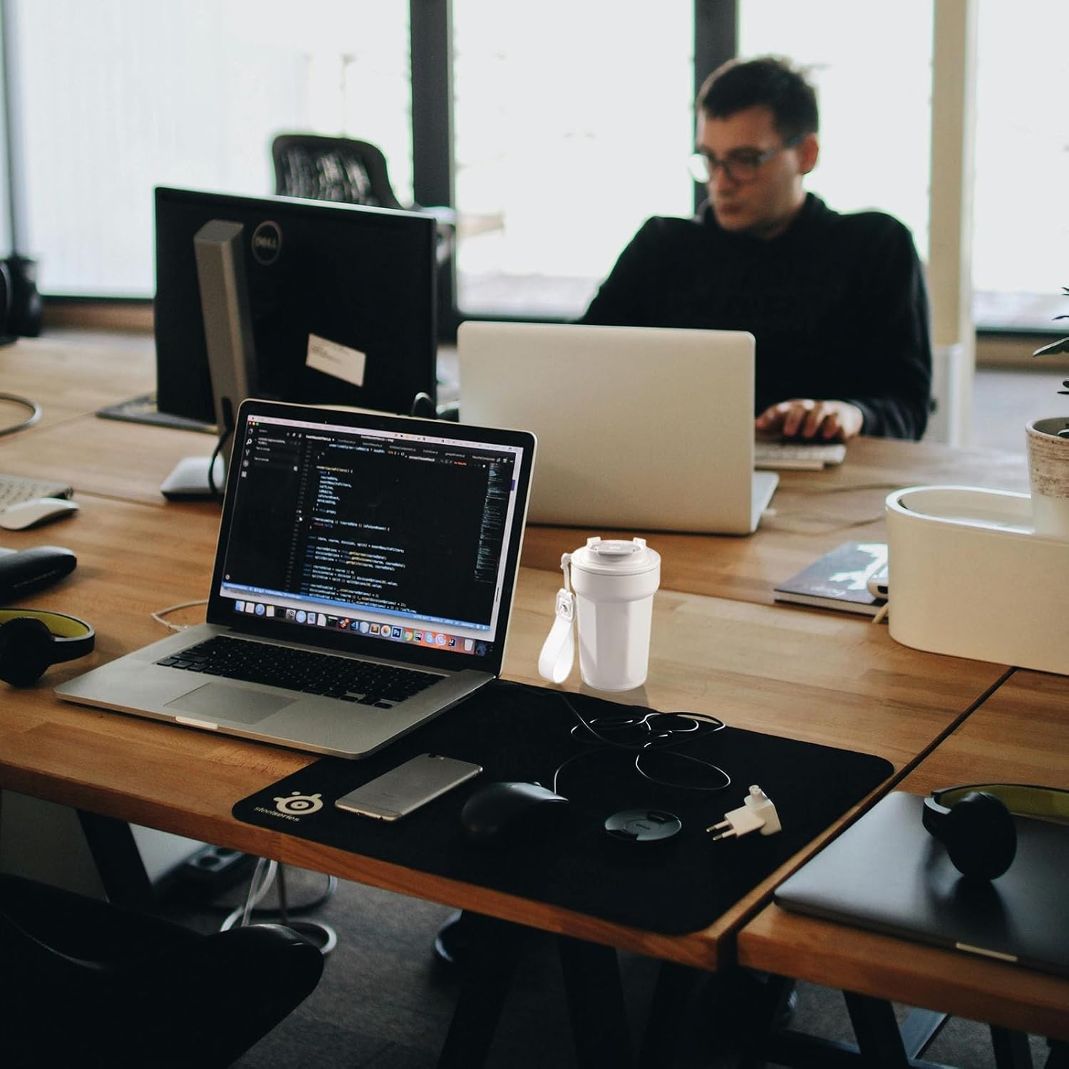 Trekio's 15fl oz Vacuum Insulated Stainless Steel Travel Mug - Leak Proof Coffee Tumbler with Handling Strap, BPA-Free Double Wall Thermal Bottle for Hot/Cold Drinks Black - Image 5