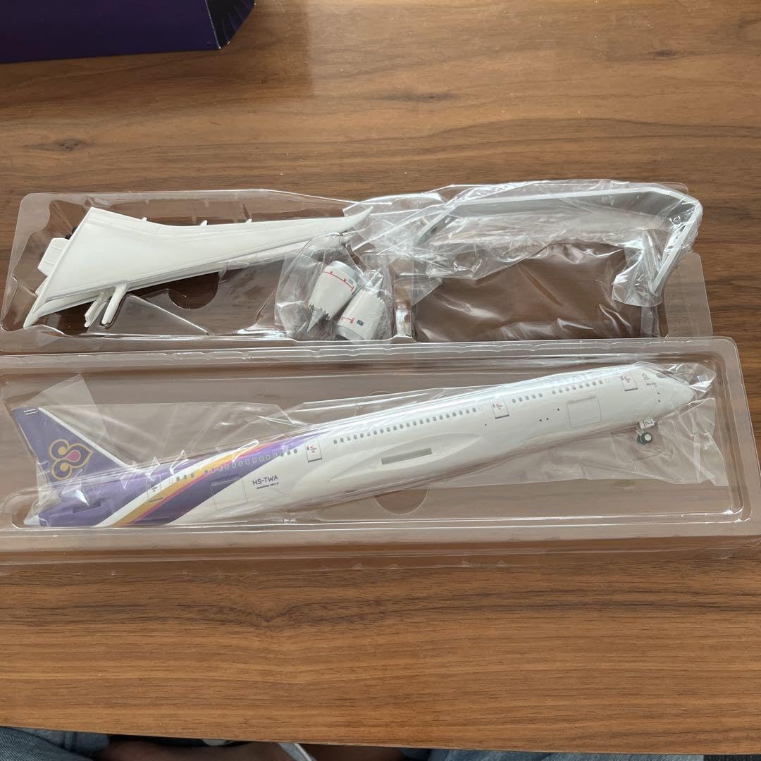 新品！　タイ航空　飛行機模型　モデルプレーン　ボーイング787 Amazon.co.jp: タイ航空 飛行機模型 モデルプレーン ボーイング