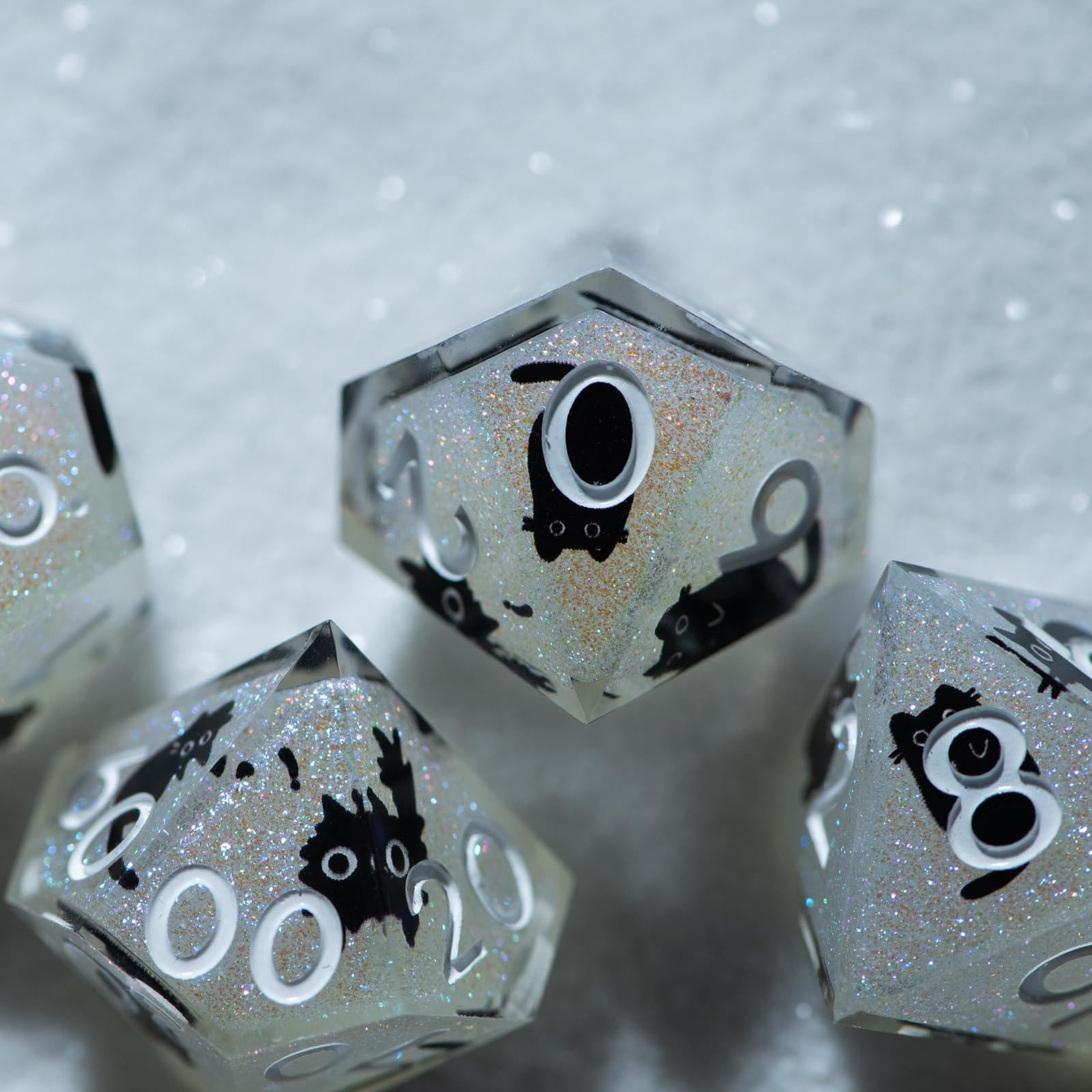 Set di dadi DND in resina, 7 pezzi, con scatola di ferro, per giochi di ruolo DND COC, giochi di ruolo e giochi da tavolo, idea regalo (nucleo scintillante)