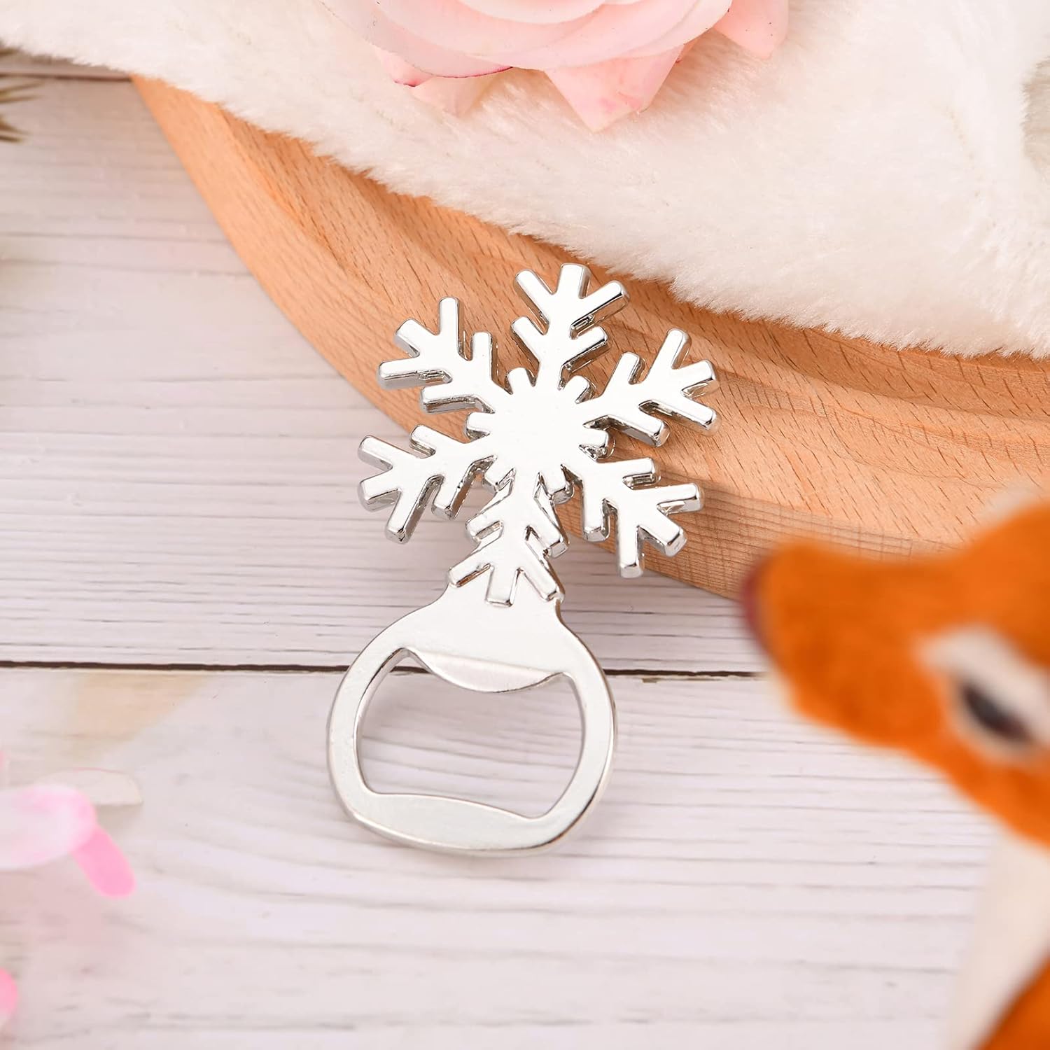 Christmas Beer Bottle Opener,Christmas Bottle Opener for Table Decer Kitchen Bottle Operner for Christmas Holiday Supplies,Bottle Opener for Winter Theme Party Favor (24 pack snowflake)