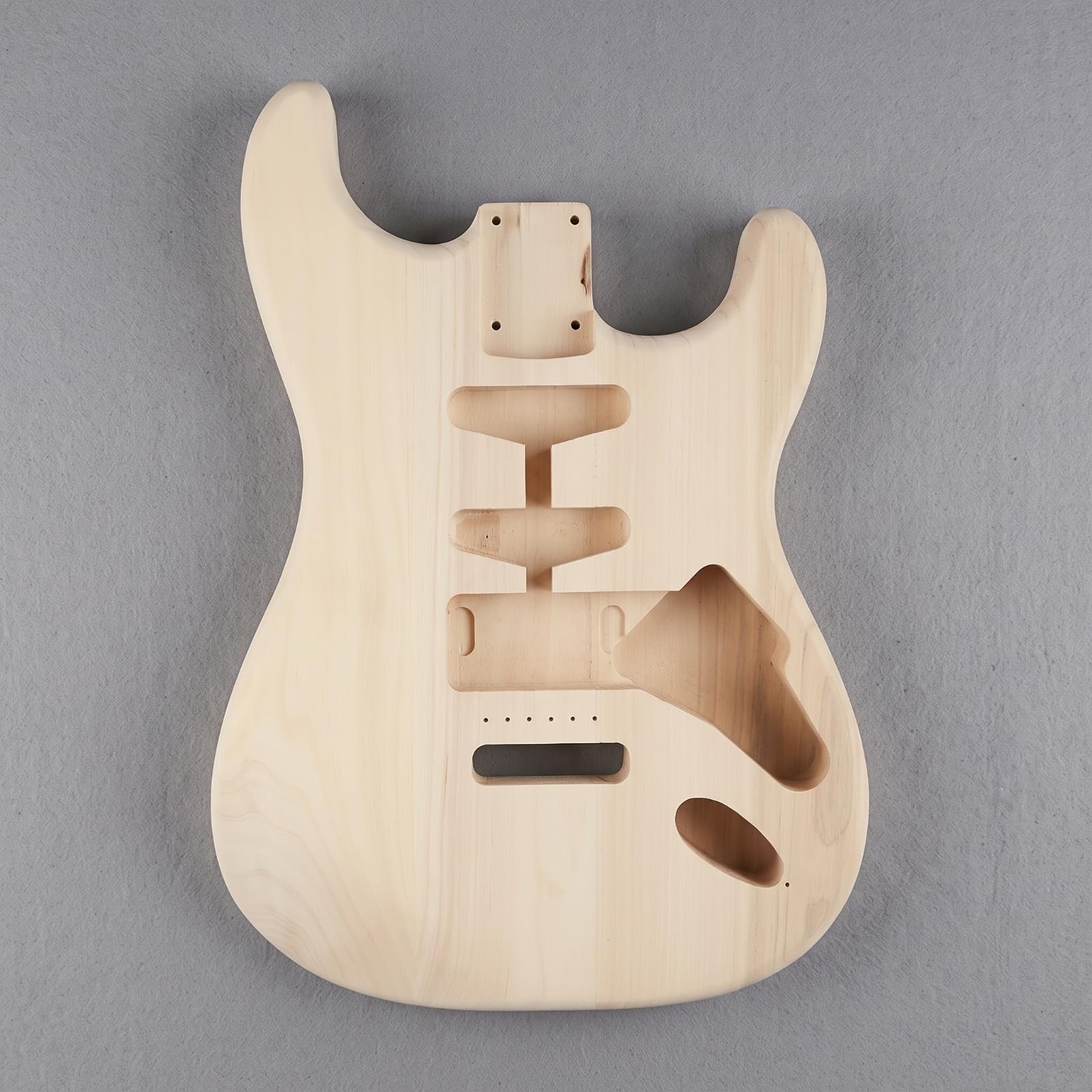 E-gitarren Elektrogitarren Body Rohling Holzrohling mit Vorgefrästen Fräsungen aus für Individuelle Lackierung Und Aufbau für Heimwerkstatt Bühnenmusiker Proberaum 455mmx325mmx44.7mm