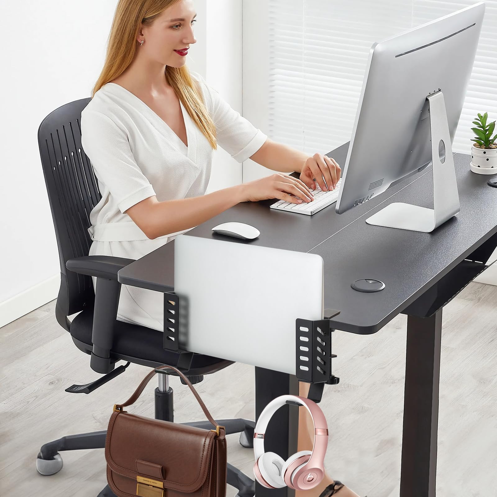 FEIKU Supporto da scrivania per computer portatile, senza trapano, da appendere per ufficio e casa, organizer laterale con morsetto per laptop/MacBook/Book/tastiere/cuffie/gamepad/zaino, nero