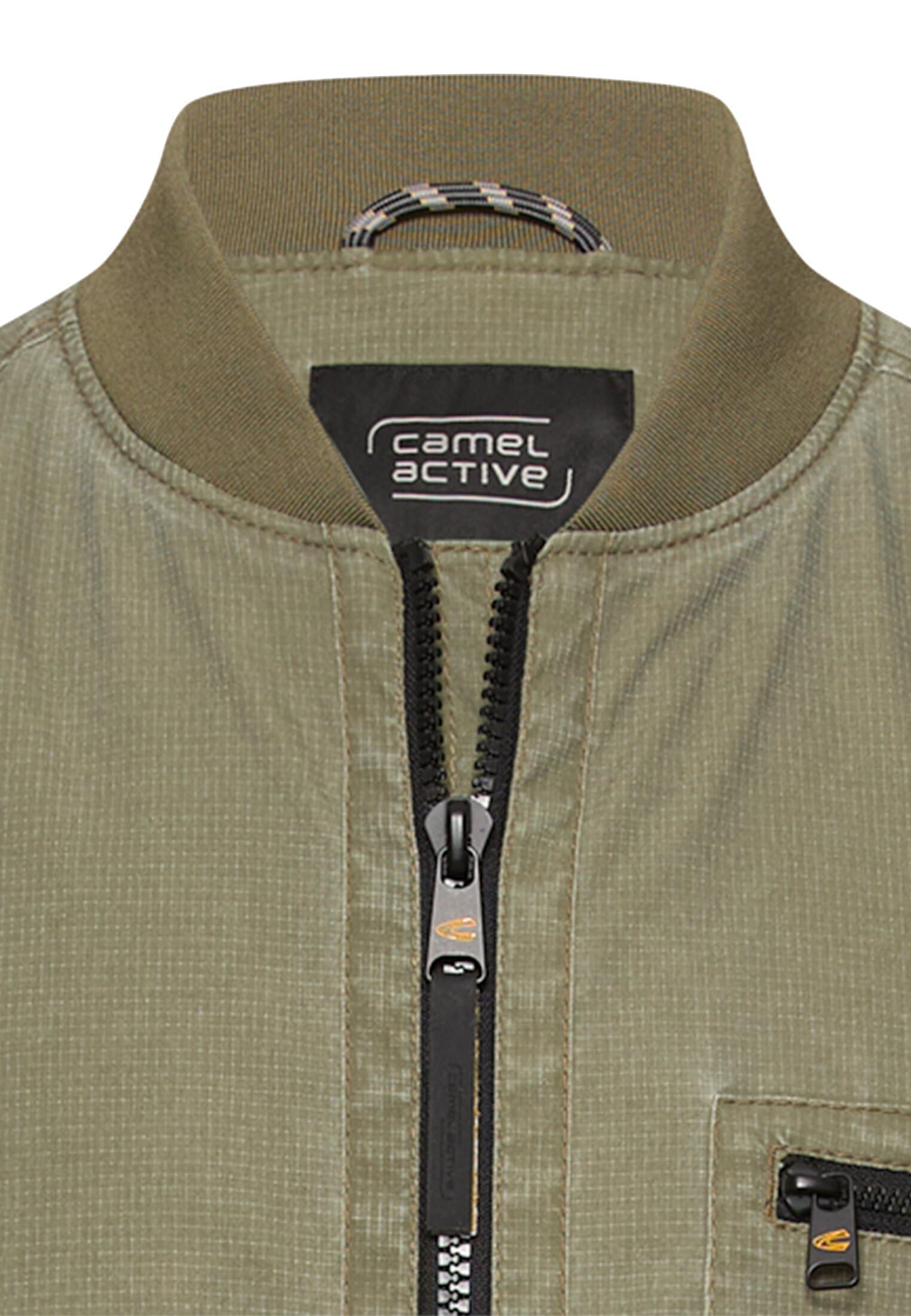 camel active Herren Blouson mit Bomberkragen | Windabweisende Jacke mit Bomberkragen aus strapazierfähigem Ribstop im Regular Fit für Freizeit und Alltag