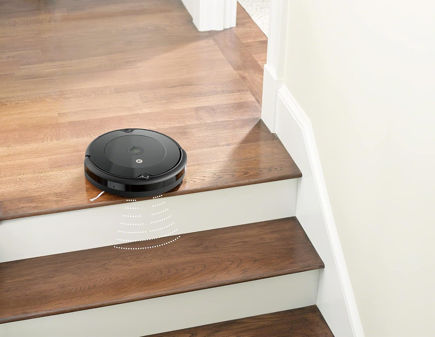 iRobot Roomba 690 Robot Vacuum-Wi-Fi Connectivity, Works with Alexa, Good for Pet Hair, Carpets, Hard Floors, Self-Charging (Renewed)