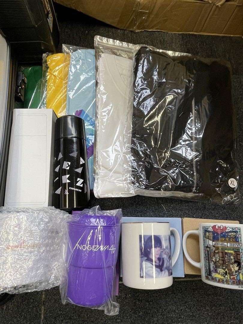 Amazon.co.jp: 乃木坂46キャリーケース グッズセット : おもちゃ