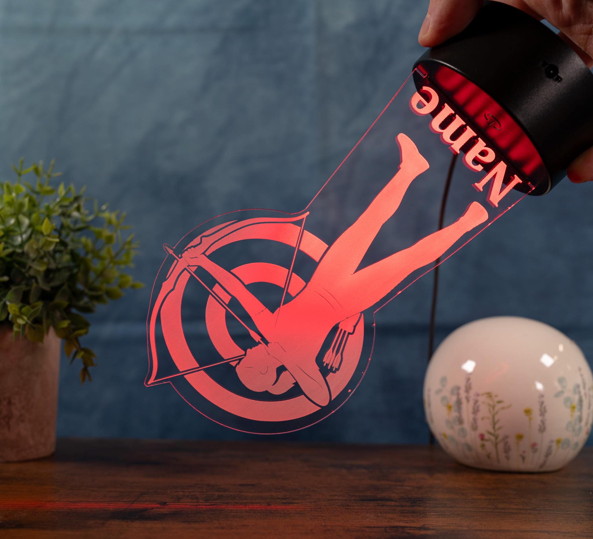 Bogen Lampe personalisiert – LED Nachtlicht mit Name | Bogenschütze Geschenk Schützen Deko | Archery Light für Kinderzimmer, Schlafzimmer & Vereinsheim