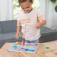 Vista 2 de Melissa & Doug - Juego de pesca magnético de madera y rompecabezas con imanes de animales marinos de madera