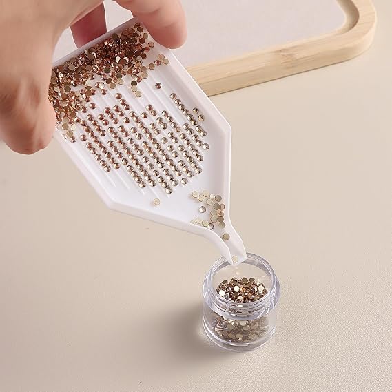 SUTOKAKA 6Pcs Rhinestone Diamond Painting Trays Jewelry Bead Picker Plate | Plastic Gems Sorting Trays for DIY Coaster Art Crafts Nail Dotting Tools