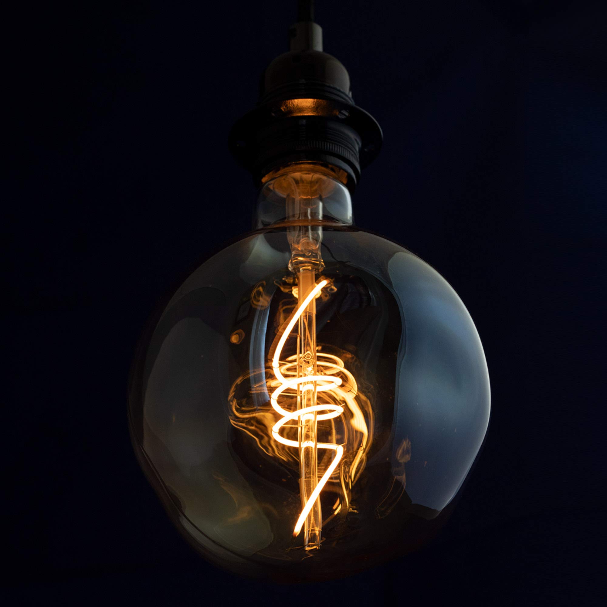 William & Watson Lampadina LED E27 dimmerabile Edison filamento retro fusione con scultura arte a forma di vetro fumé 2200 K, 4 W (equivalente a 40 W)