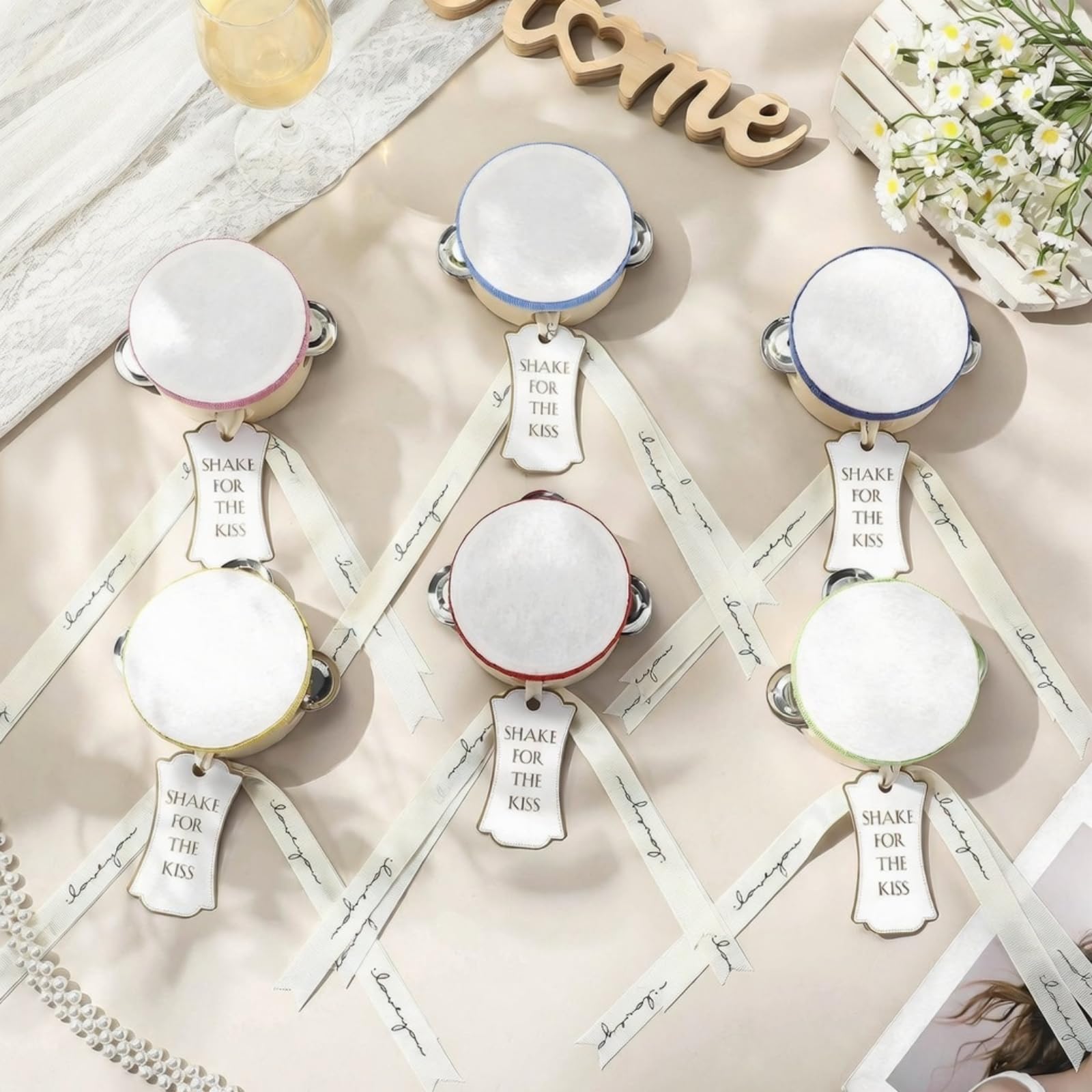 Set di 24 tamburelli da 10,2 cm per adulti, in legno, con sonagli in metallo, etichette regalo, nastro bianco stampato con scritta "I Love You", strumento musicale a percussione per chiesa