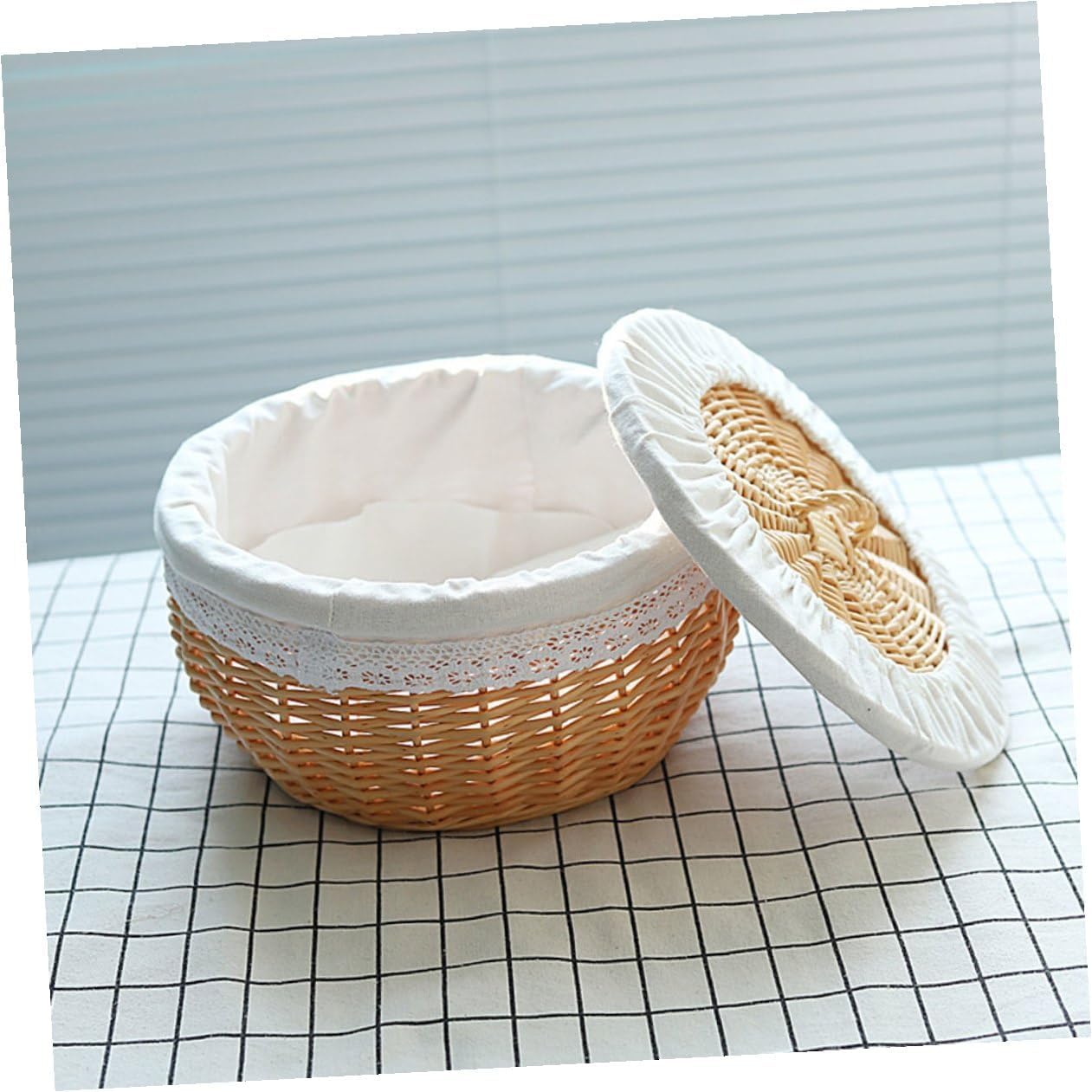 Woven Bread Basket with White Cotton Liner, Medium 30cm Diameter Rattan Storage Basket for Kitchen, Dining Table Snack and Fruit Holder, Food Storage Organizer for Home Use