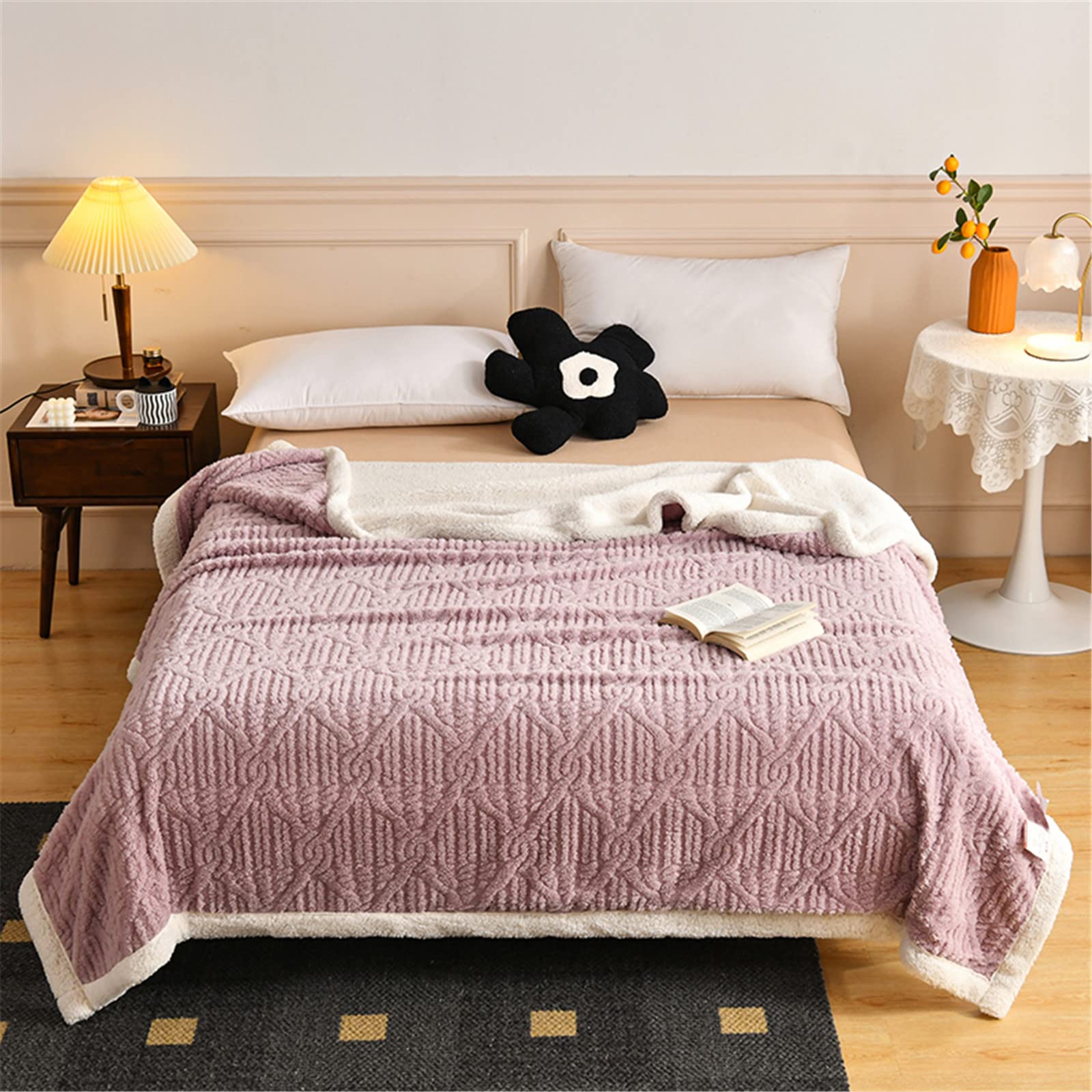 Hayisugal Sherpa Cuddly Blanket, Fluffy Sheep Blanket, Super Soft Fleece Blanket as Sofa Blanket, Bedspread or Blanket - Image 2
