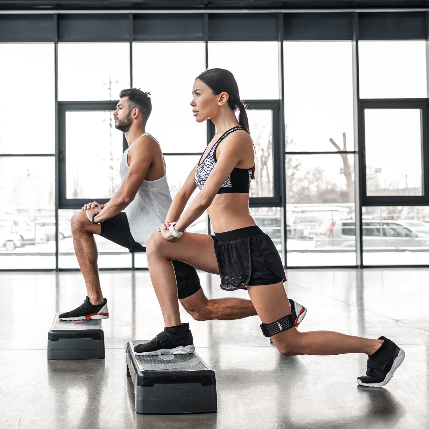 SupreGear ITB Fascia per Ginocchio, Regolabile Patella Strap per Tendinite, Confortevole, Patella Ginocchio la Cinghia Traspirante con Compressione per Sindrome della Fascia Ileotibiale - Nero