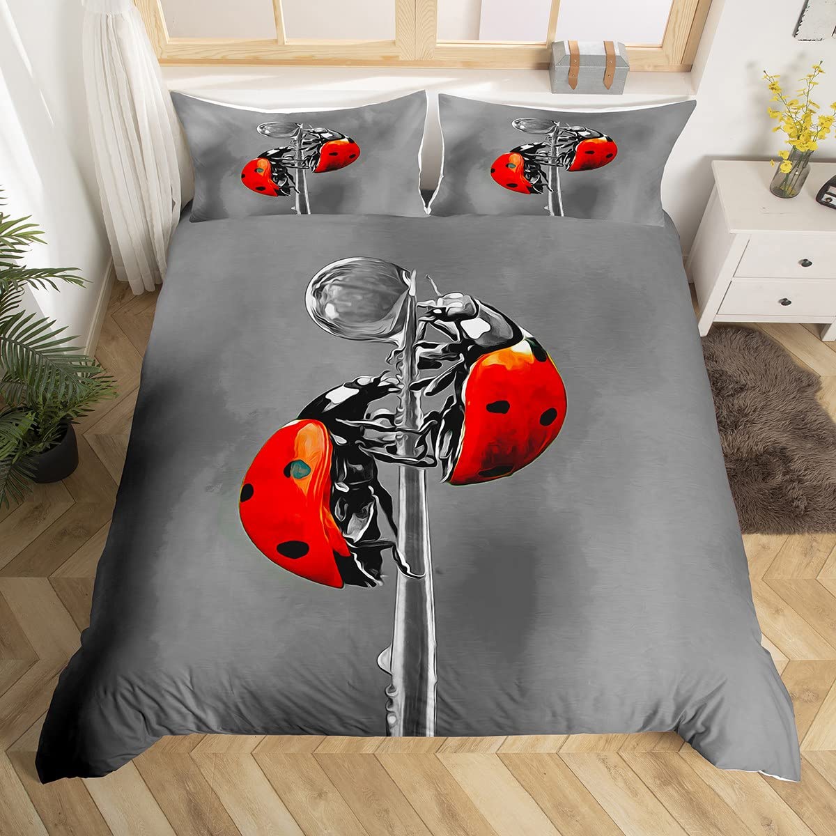 Parure de lit enfant motif coccinelle pour décorer une chambre de fille ou garçon